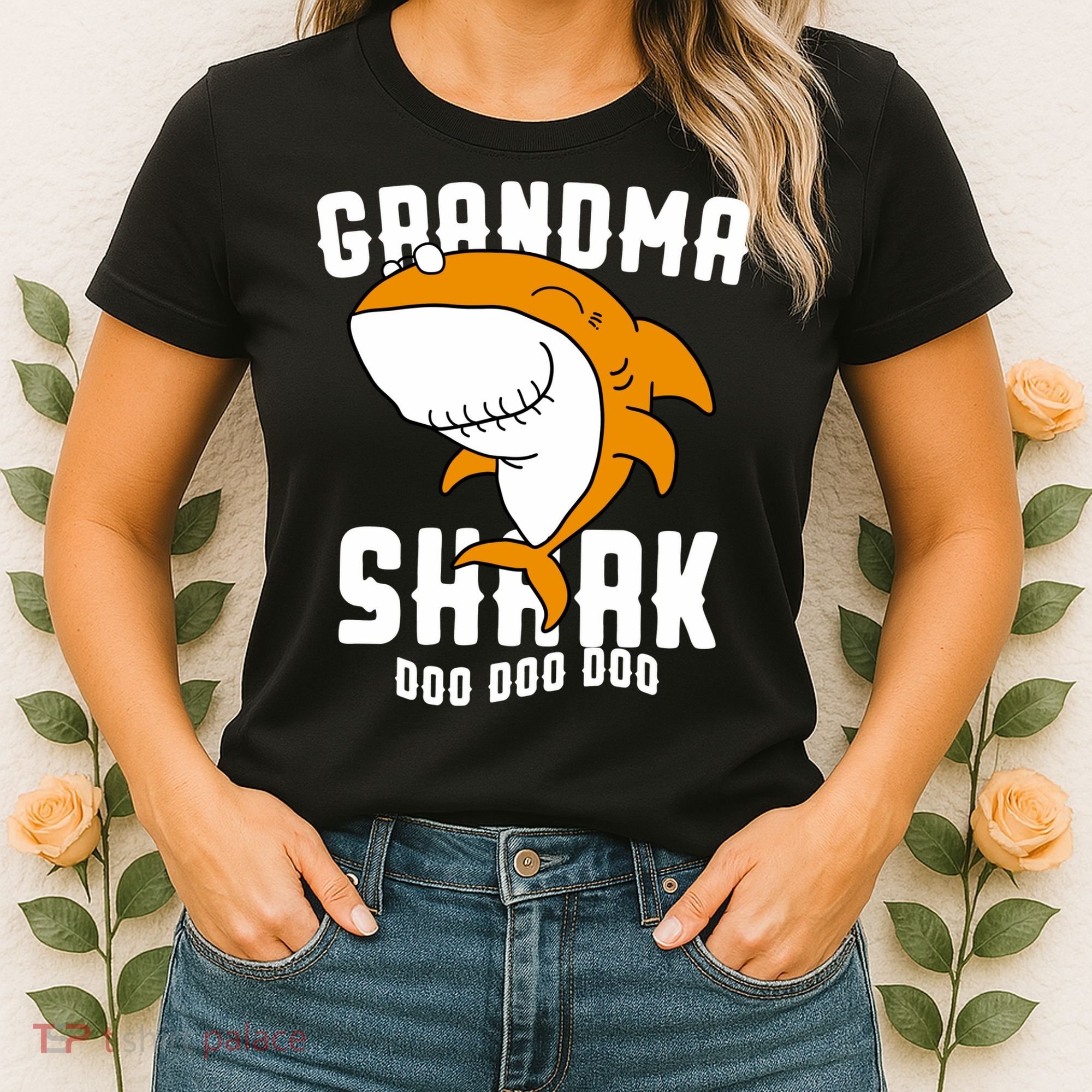 Grandma Shark Mommy Birthday Halloween Christmas Women's T-Shirt