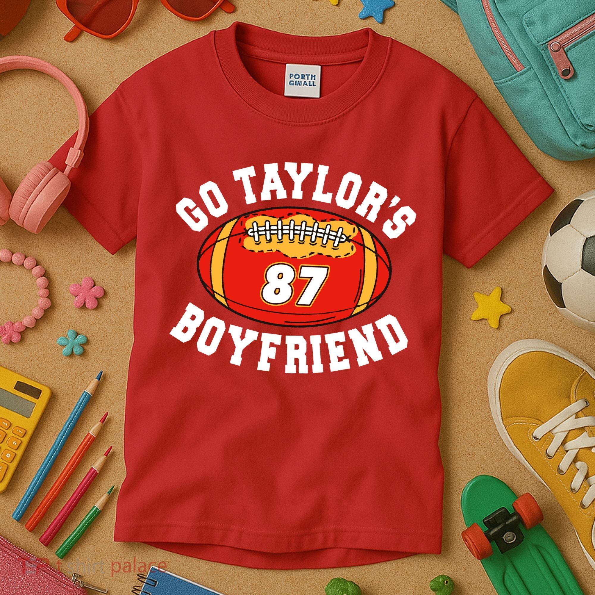 Go TaylorS Boyfriend I Just Here For Travis Kids T-Shirt