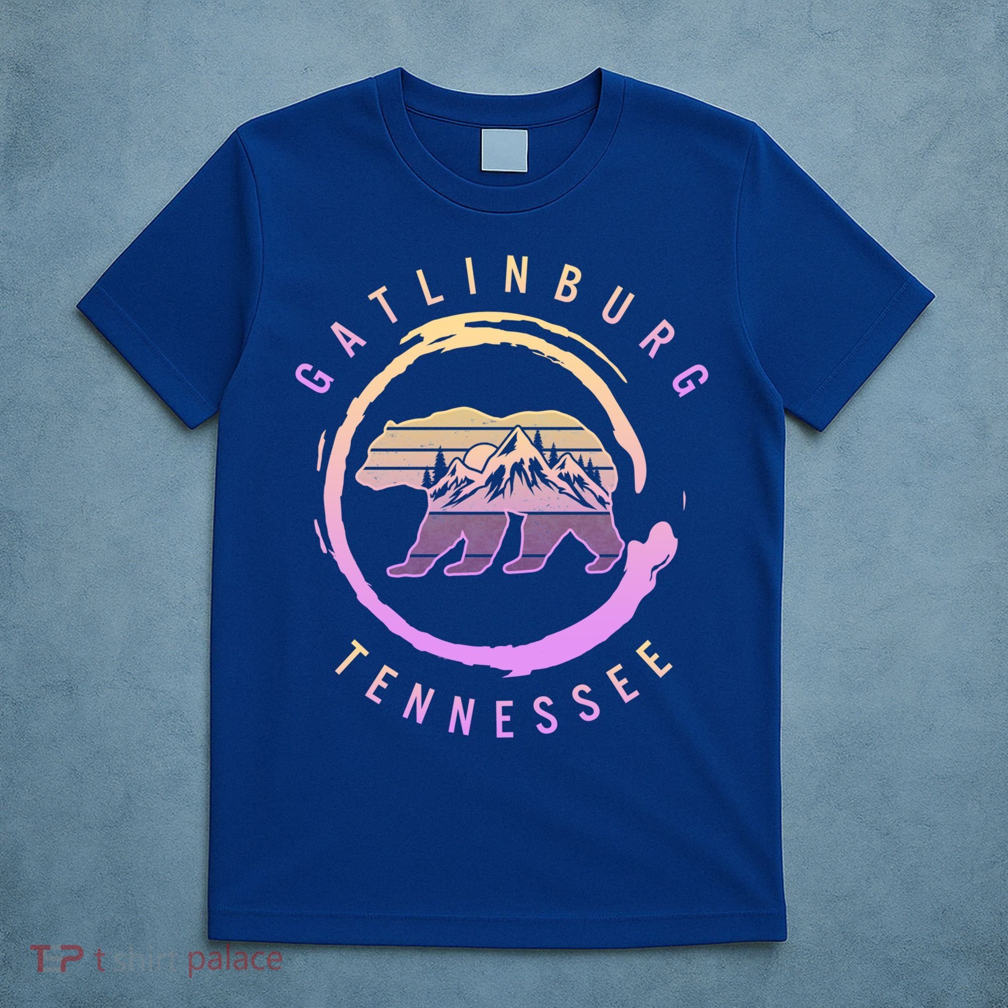 Gatlinburg Tennessee Great Smoky Mountains Bear Souvenir Gift T-Shirt