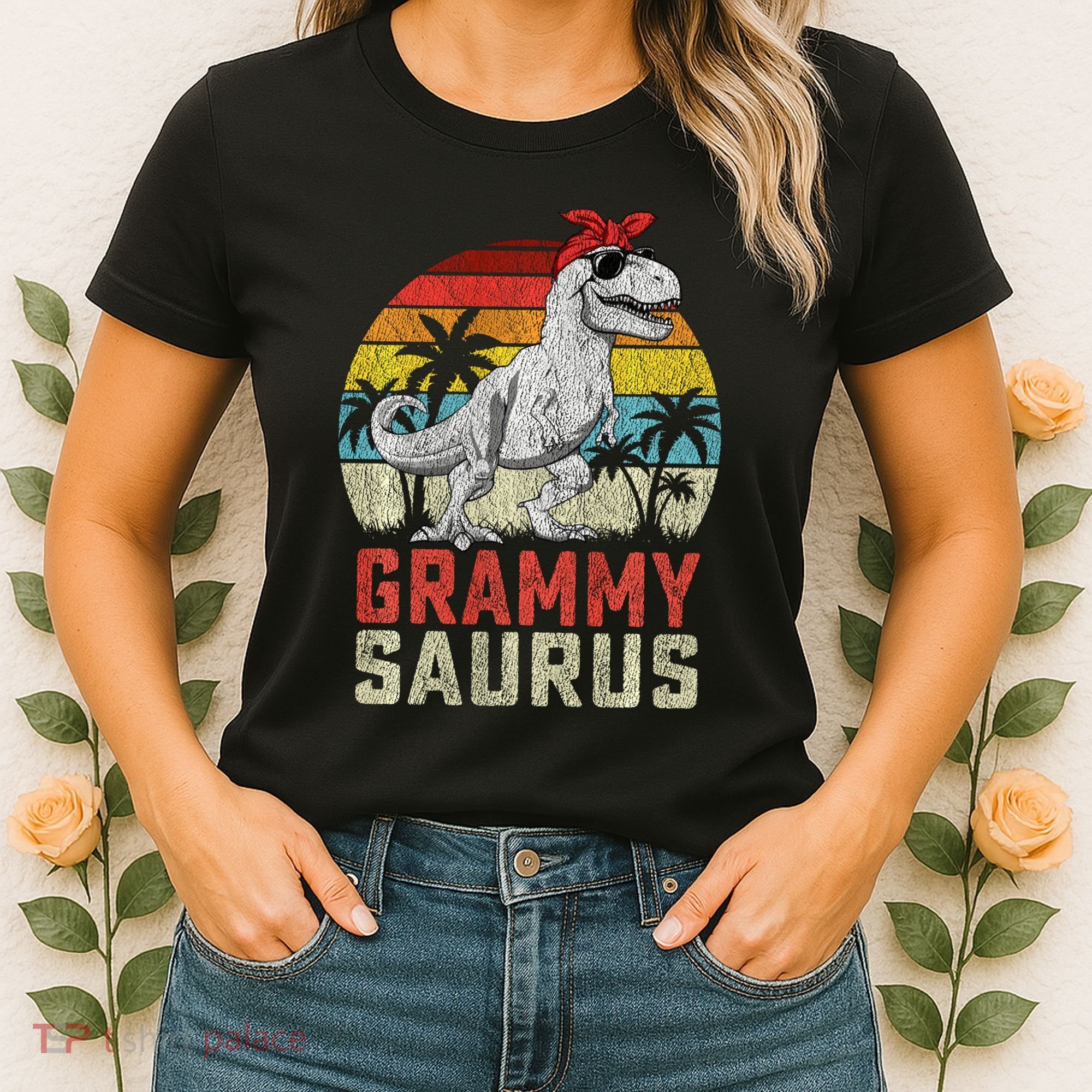 Grammysaurus T Rex Dinosaur Grammy Saurus MotherS Family Sweat Women's T-Shirt
