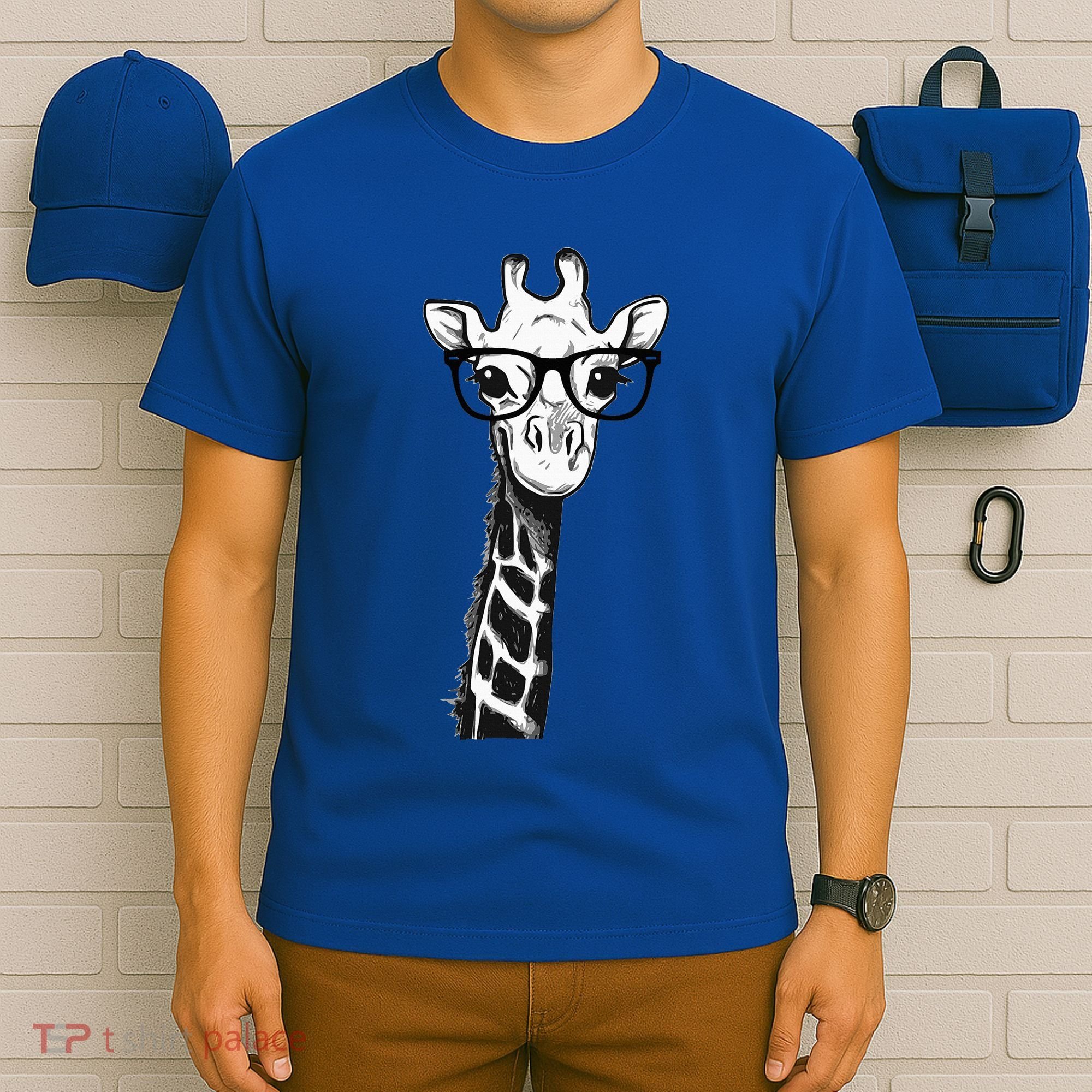 Giraffe With Glasses Gift For Zoo Animal Lovers T-Shirt