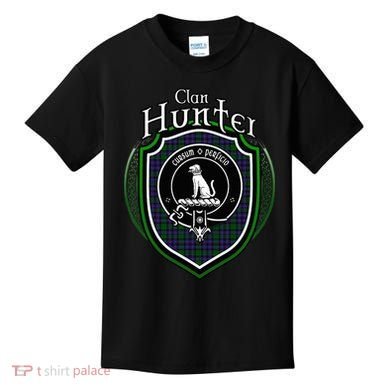 Hunter Clan Crest Scottish Clan Hunter Family Crest Badge Kids T-Shirt