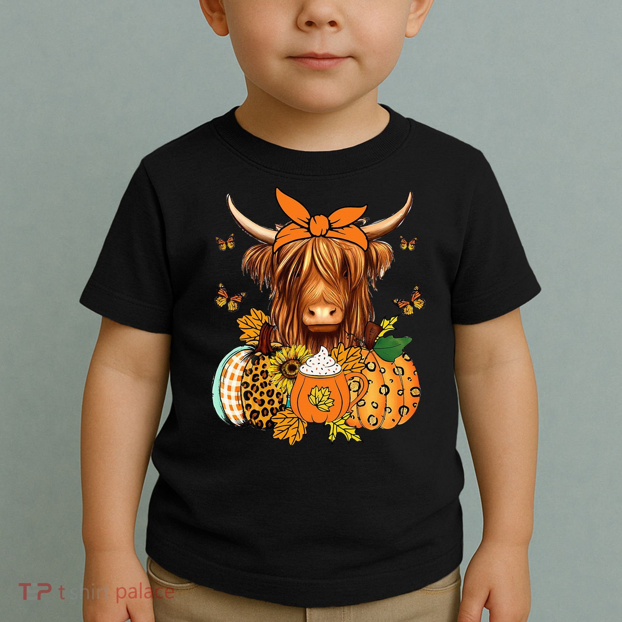 Highland Cow Fall And Leaves Pumpkins Autumn Thanksgiving Toddler T-Shirt