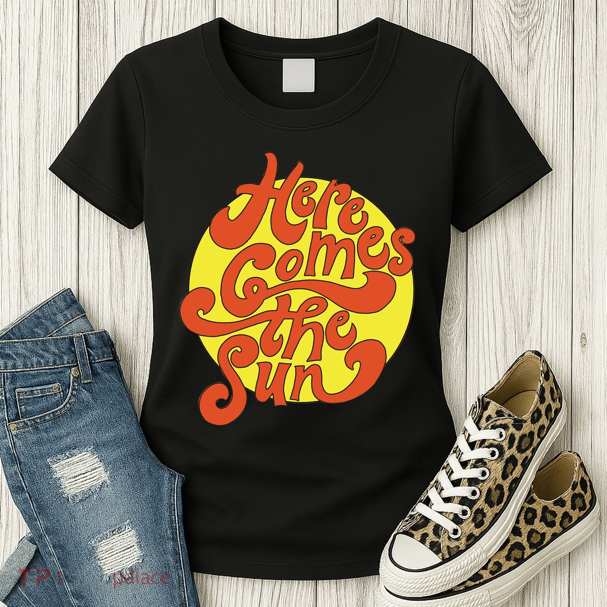Here Comes The Sun Summer Beach Retro Women's T-Shirt