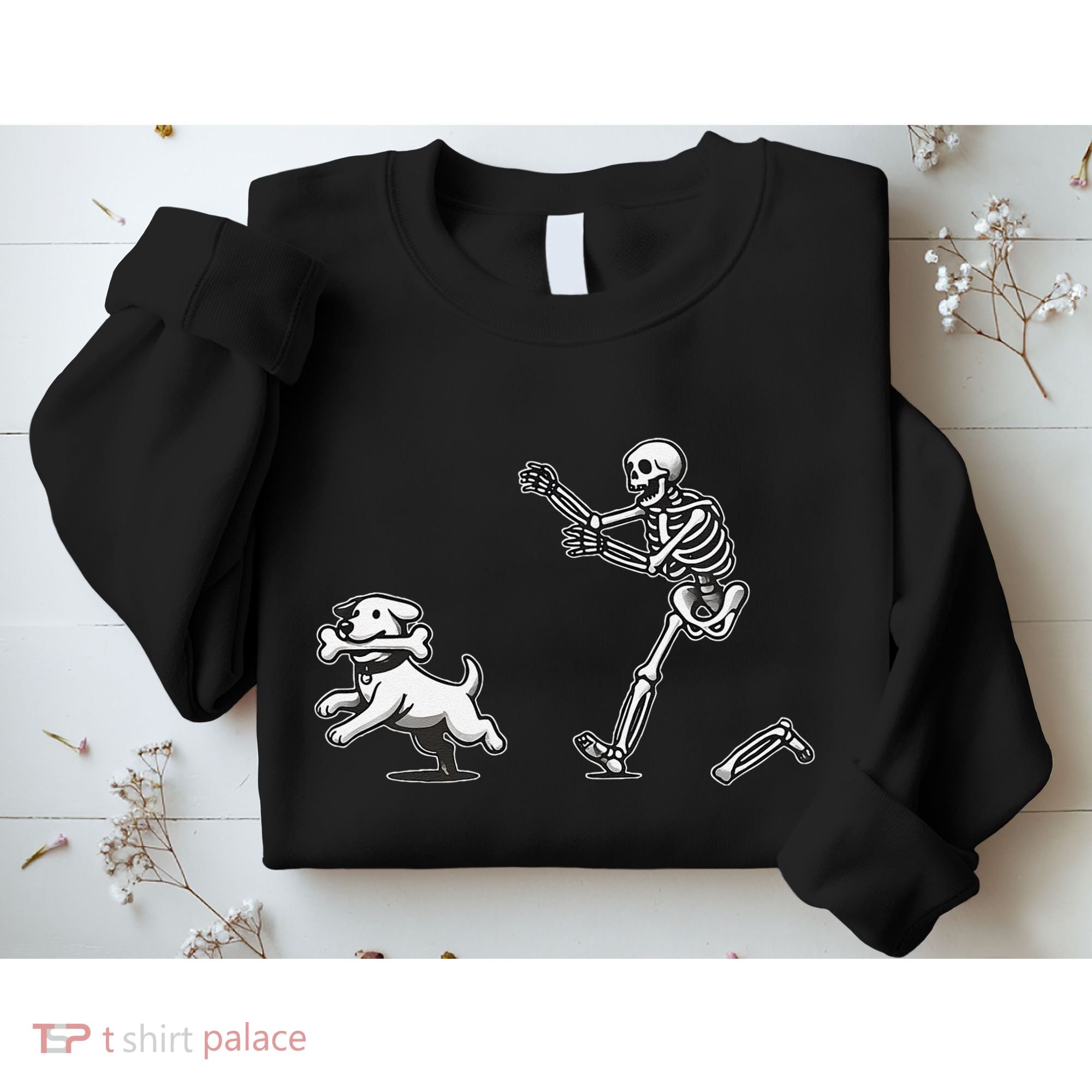 Halloween Dog Funny Skeleton Skeleton Chasing Dog Gift Sweatshirt