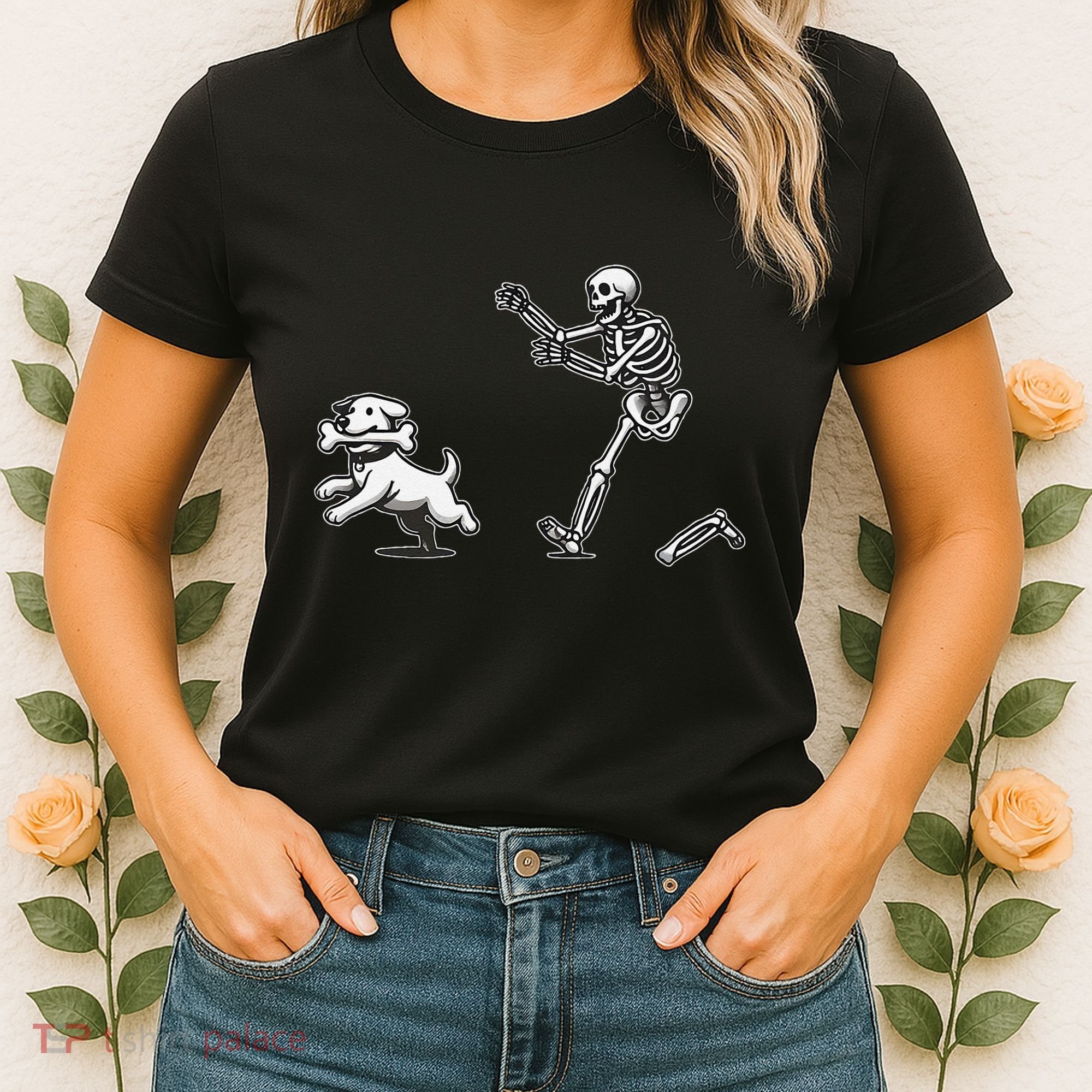Halloween Dog Funny Skeleton Skeleton Chasing Dog Gift Women's T-Shirt