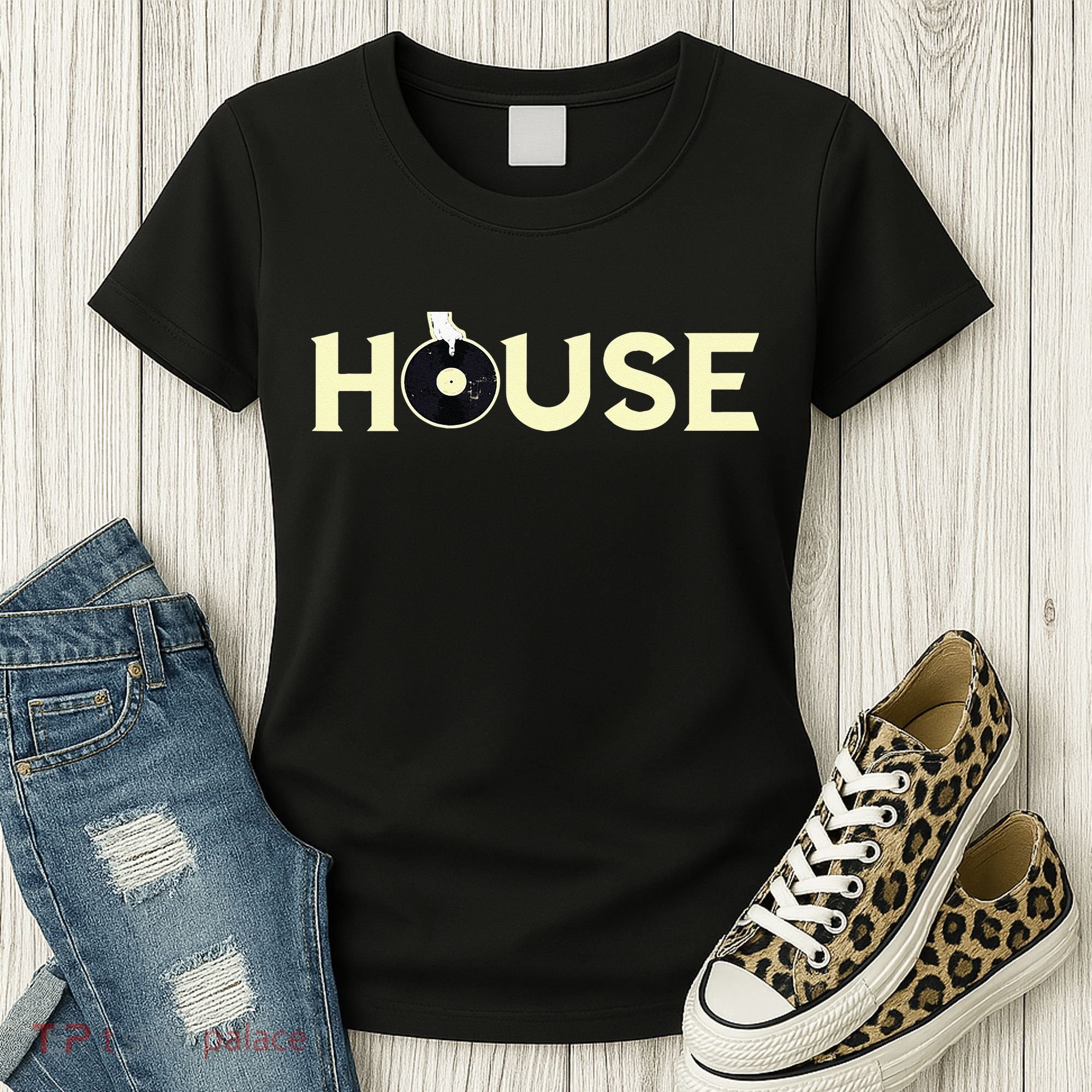 House DJ Turntable Techno EDM Dance Music Discjockey Women's T-Shirt