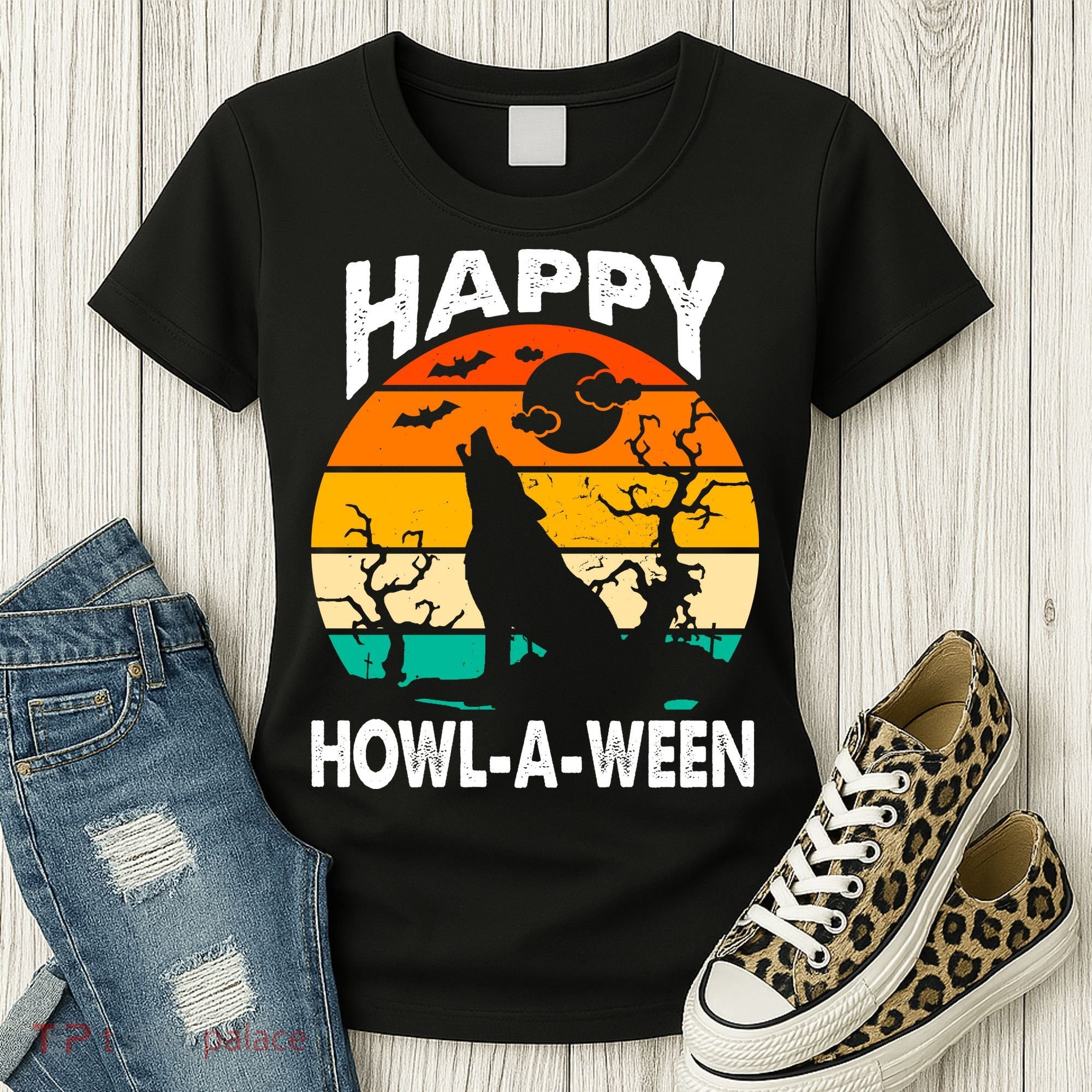 Happy Howl A Ween Halloween Wolf Retro Women's T-Shirt