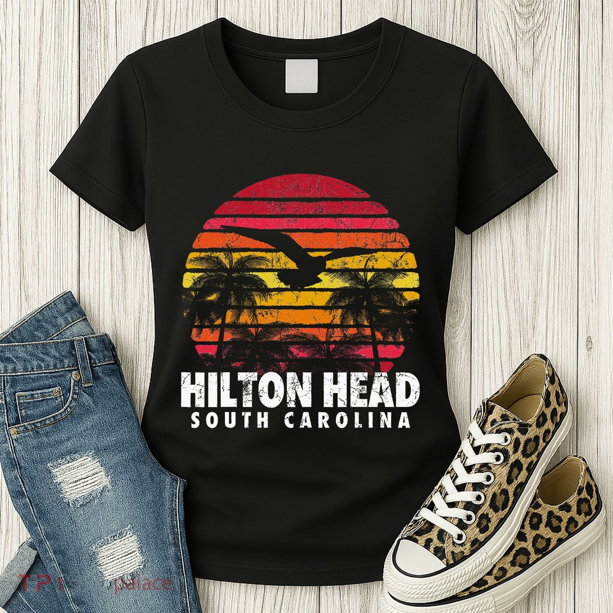 Hilton Head South Carolina Retro Sunset Style Beach Island Women's T-Shirt