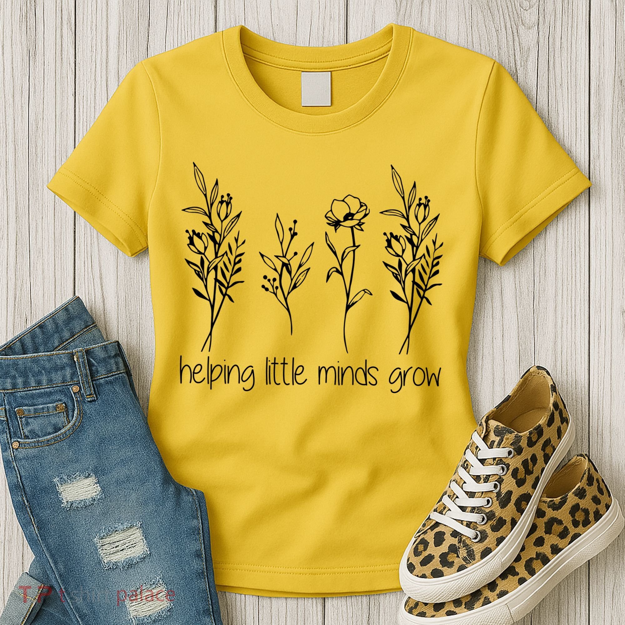 Helping Little Minds Grow Gift For Teacher Women's T-Shirt