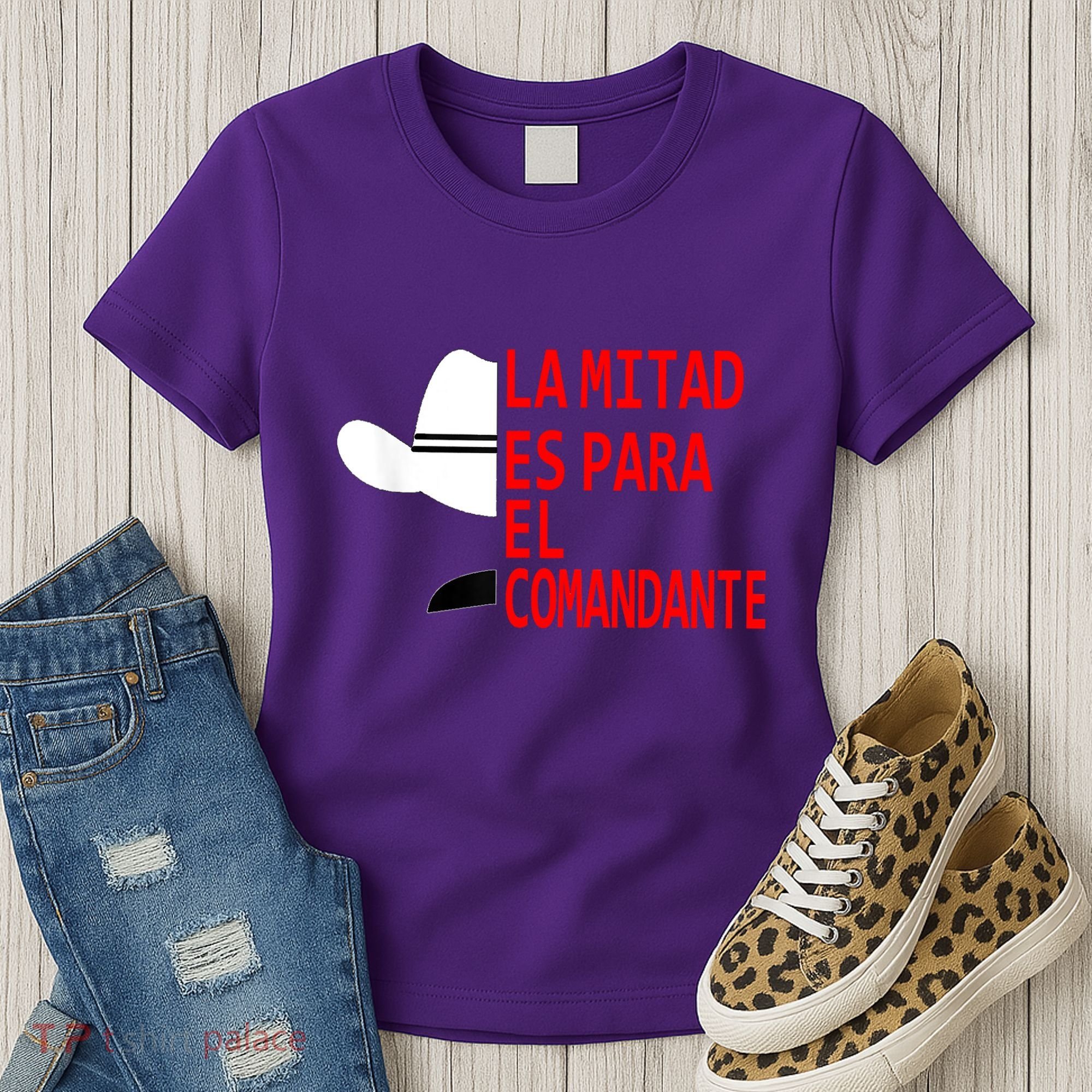 Honduras La Mitad Es Para El Comandante Women's T-Shirt