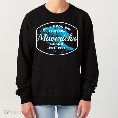 Half Moon Bay Mavericks Beach Surfing Gift Travel Gift Women's Sweatshirt