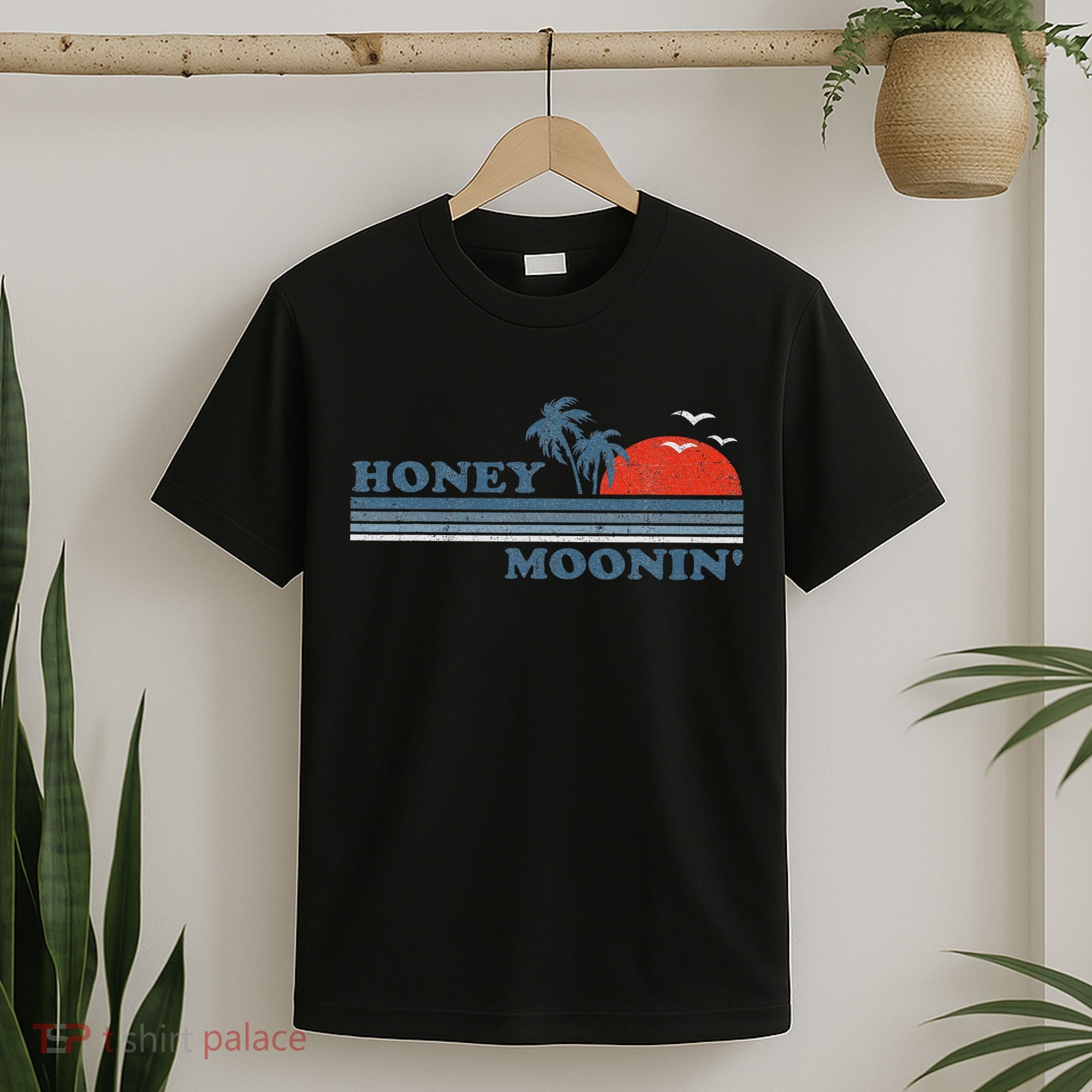 Honey Moonin Beach Honeymoon Vacation Women Couples Gift T-Shirt