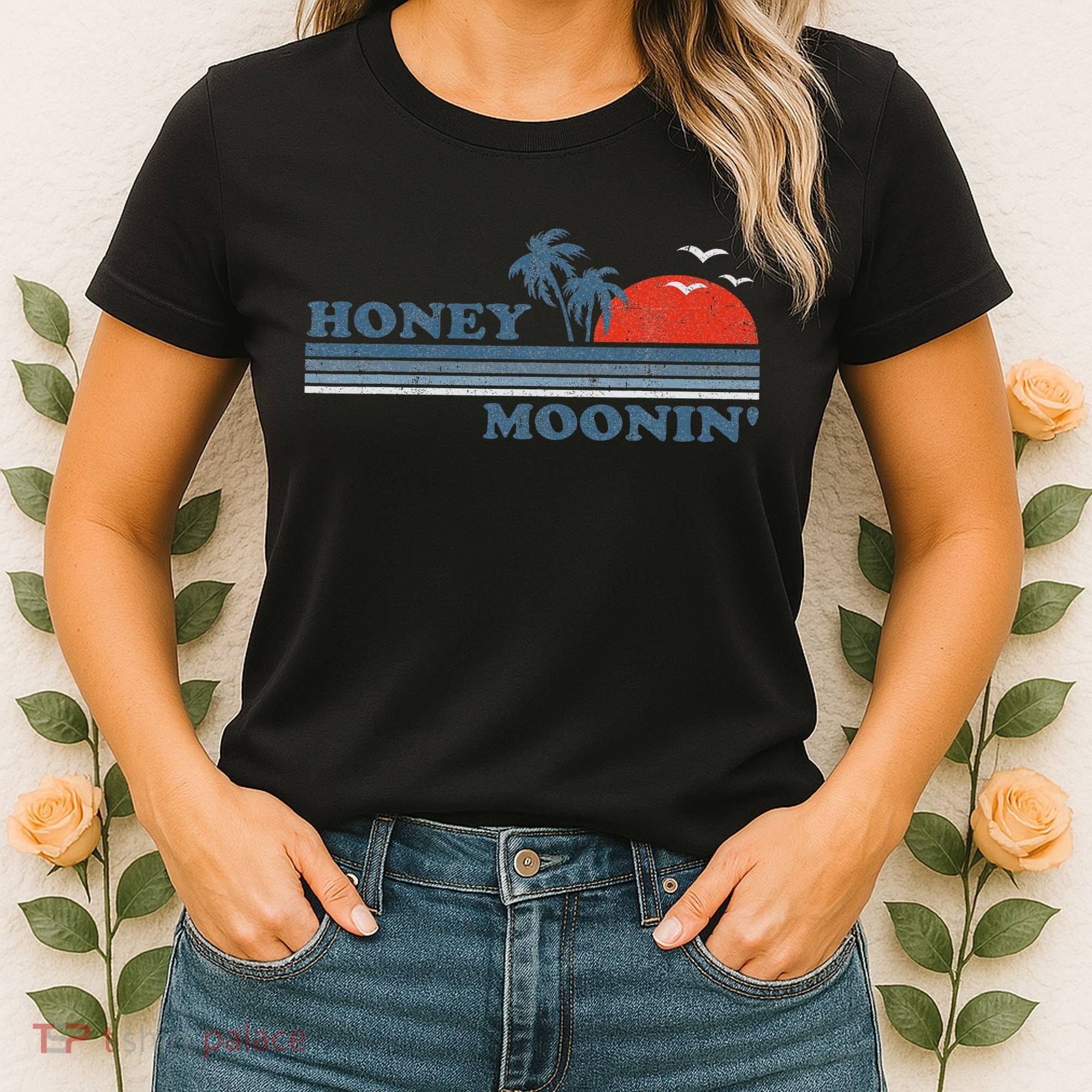 Honey Moonin Beach Honeymoon Vacation Women Couples Gift Women's T-Shirt