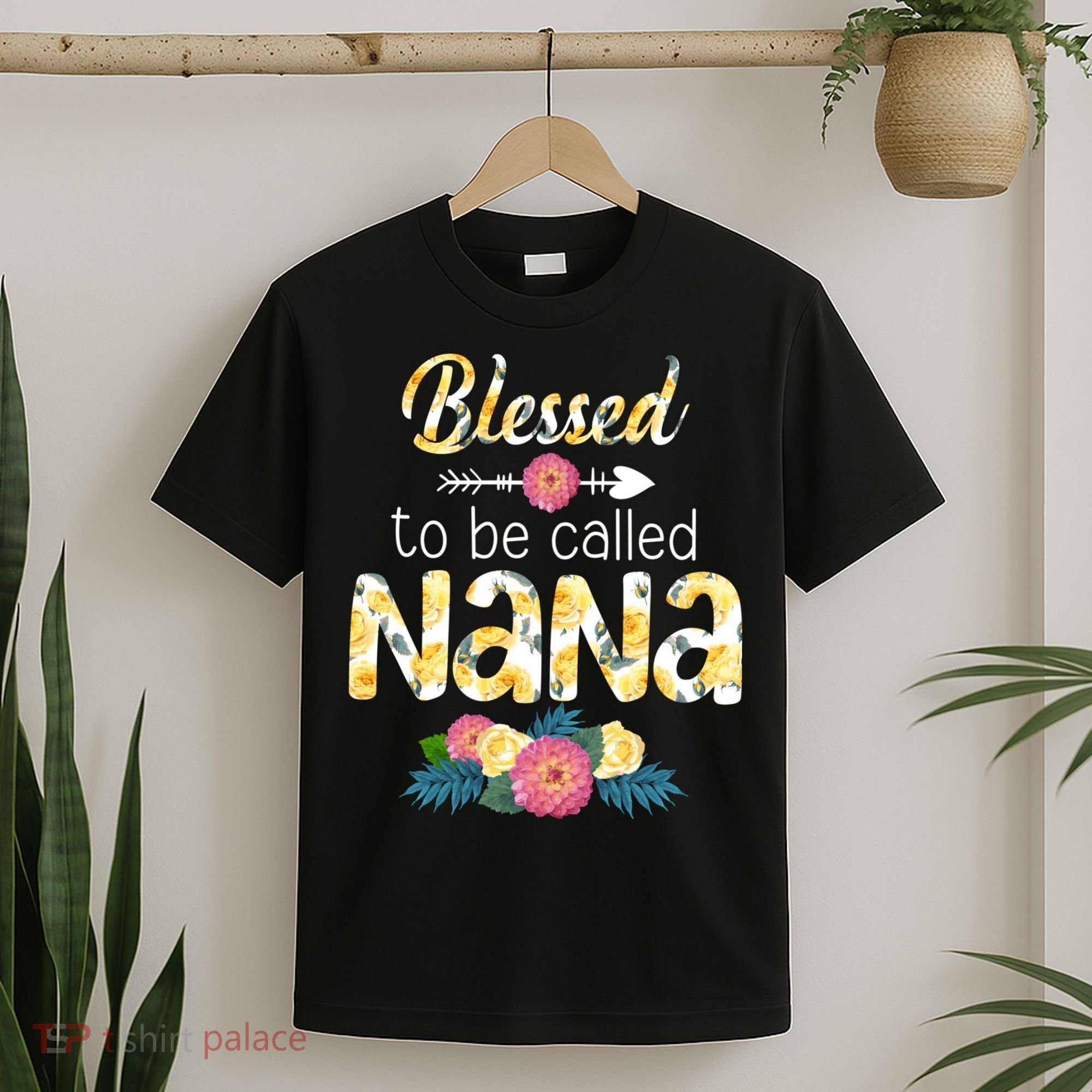Happy MotherS Day Blessed To Be Called Nana Flower Women T-Shirt