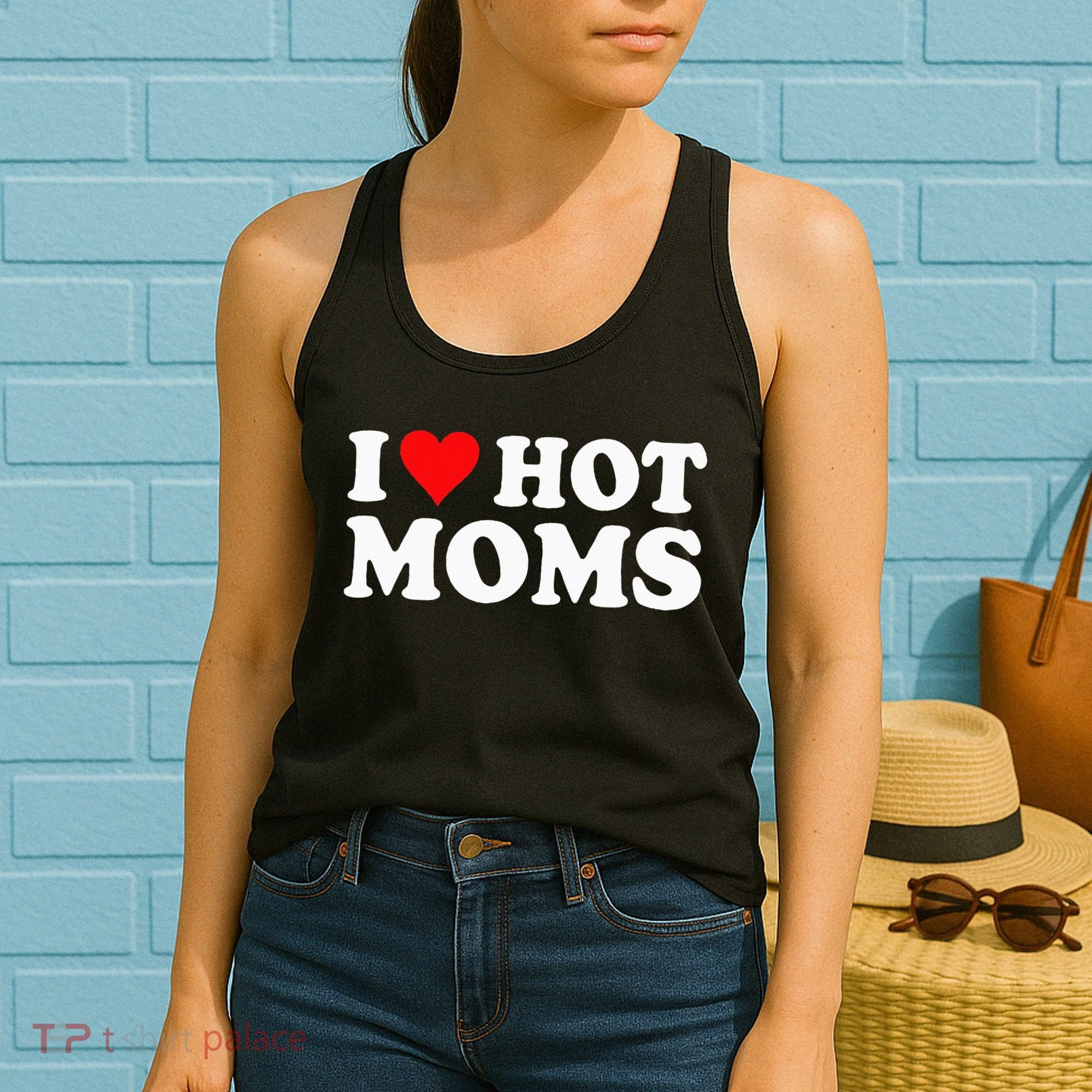Hot Moms Love Women's Tank Top
