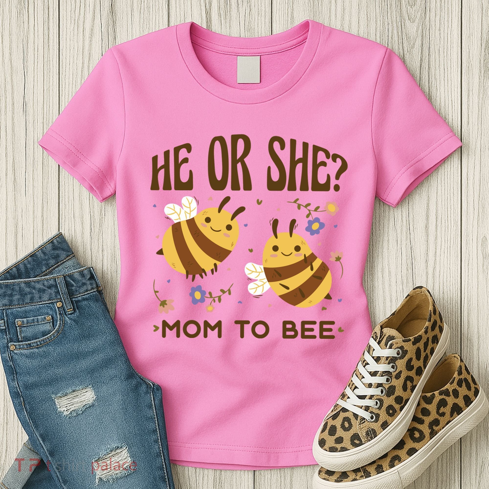He Or She Mom To Bee Gender Reveal Women's T-Shirt
