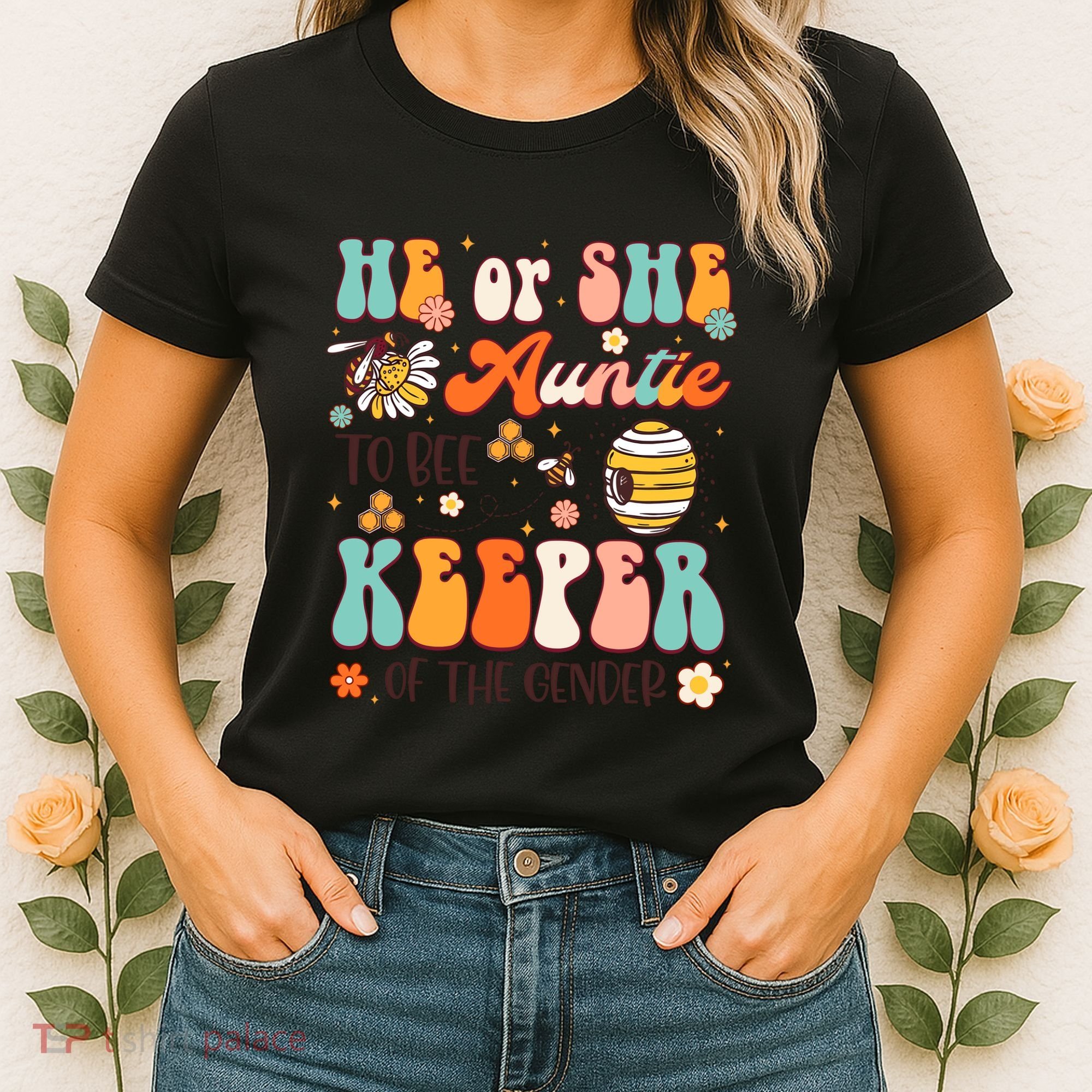He Or She Auntie To Bee Keeper Of The Gender Reveal Groovy Women's T-Shirt