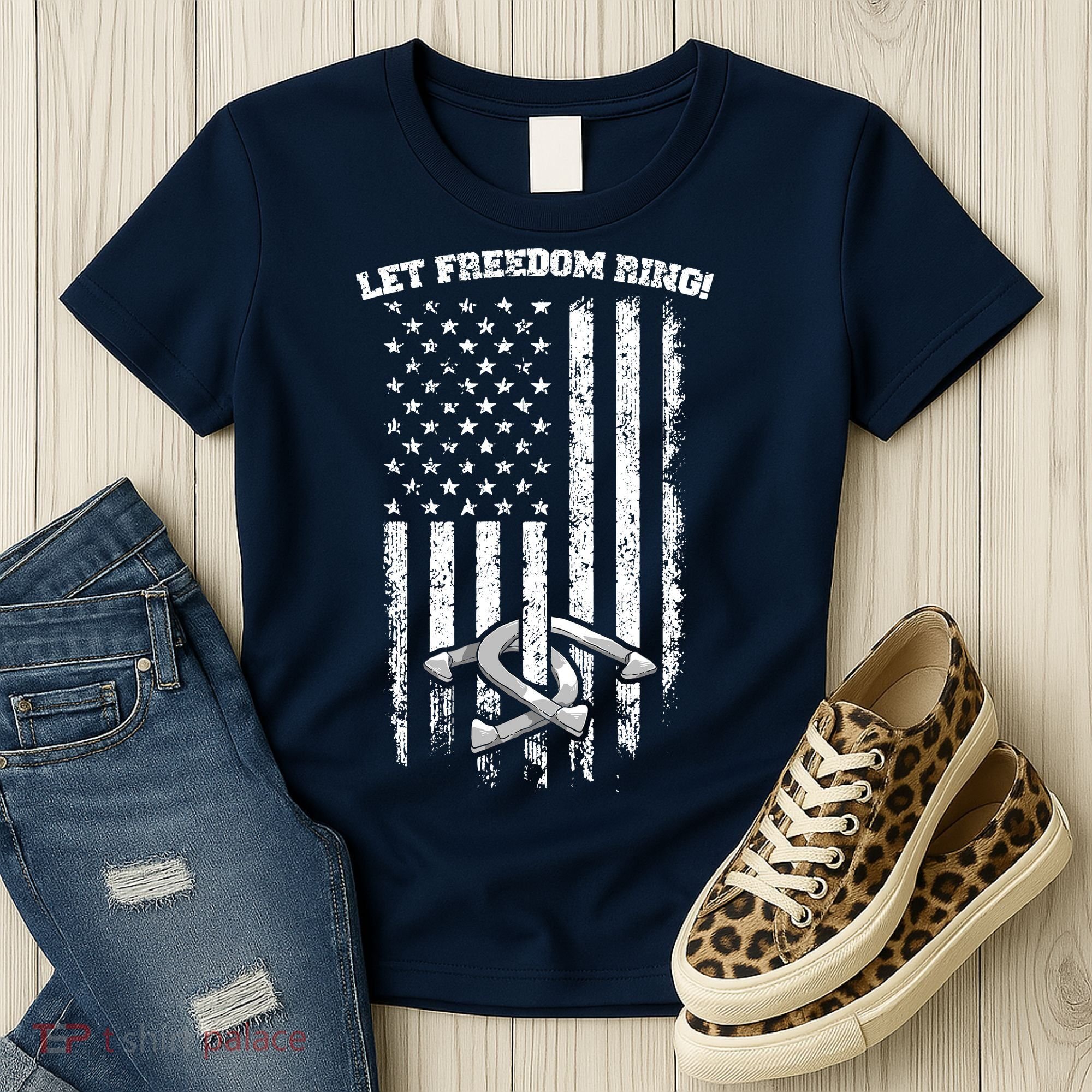 Horseshoes Pitching Patriotic Distressed American Flag Gift Women's T-Shirt