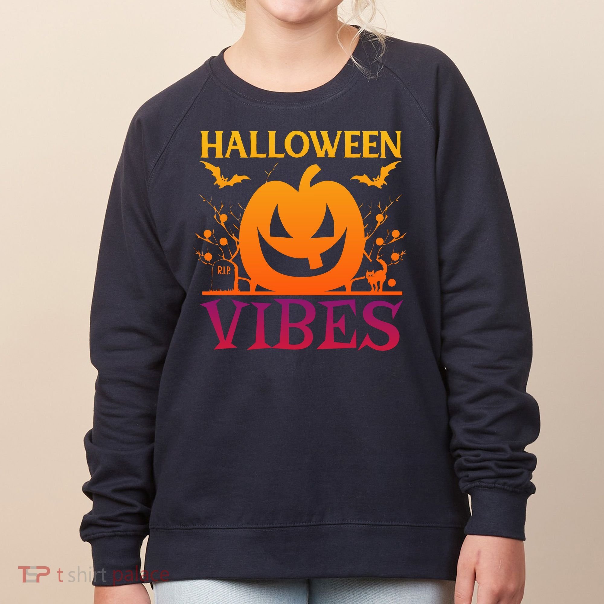 Halloween Vibes Pumpkin Halloween Quote Women's Sweatshirt