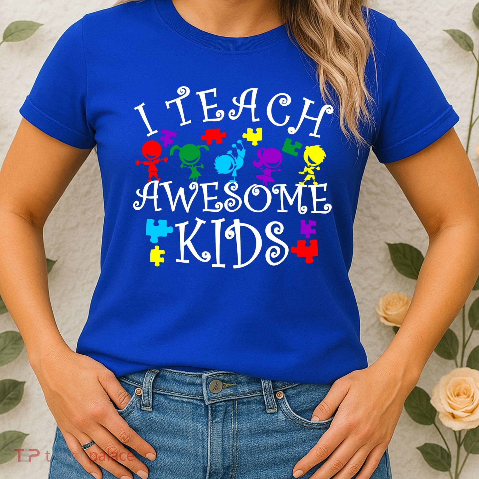 I Teach Awesome Kids Autism Awareness Teacher Women's T-Shirt