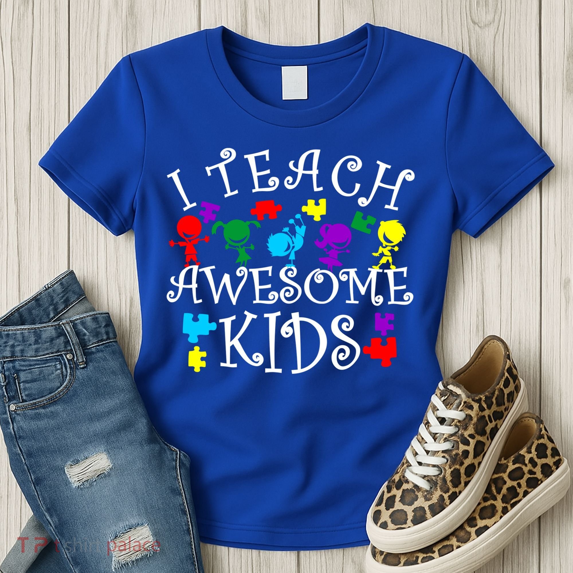 I Teach Awesome Kids Autism Awareness Teacher Women's T-Shirt