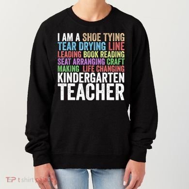 I Am A Kindergarten Teacher Cool Gift Creative Gift Women's Sweatshirt