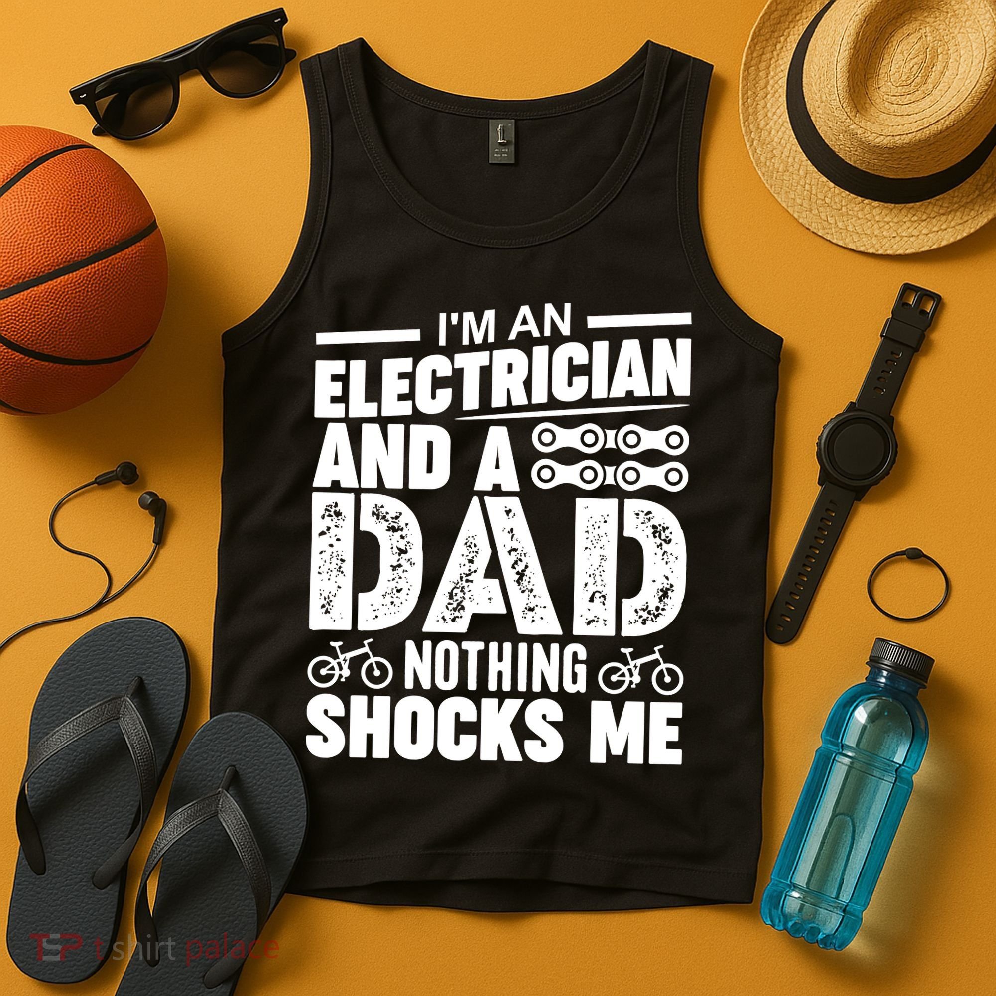 IM An Electrician And A Dad Nothing Shocks Me Funny Gift For Fathers Tank Top