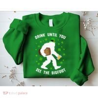 Irish Bigfoot St Patricks Day Leprechaun Sasquatch Party Sweatshirt thumb 2