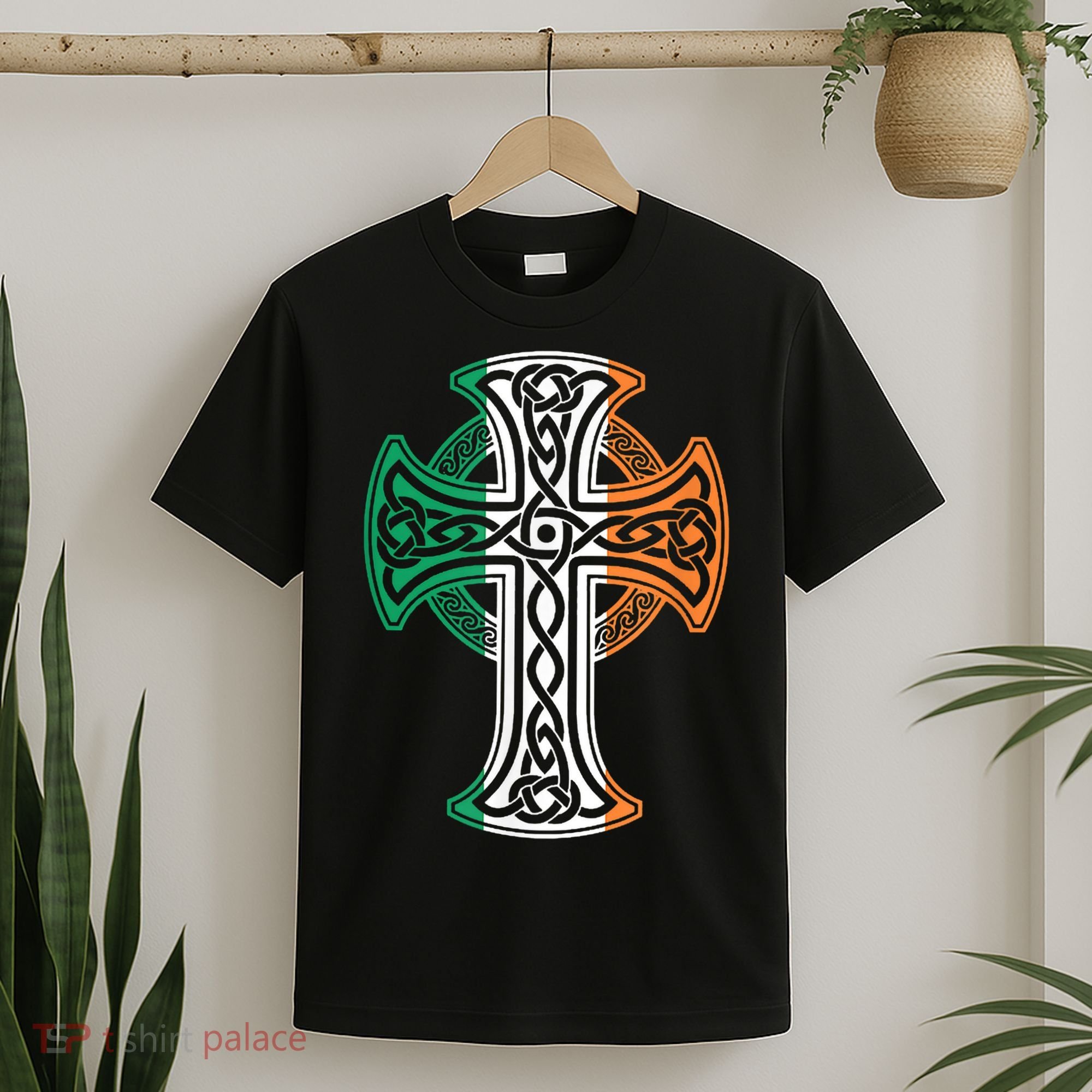 Irish Celtic Cross Christ Celtic Knot Ireland Flag Shamrock T-Shirt