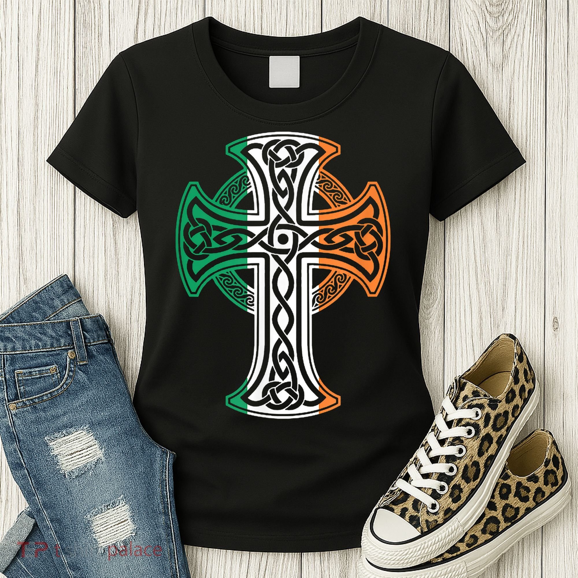Irish Celtic Cross Christ Celtic Knot Ireland Flag Shamrock Women's T-Shirt