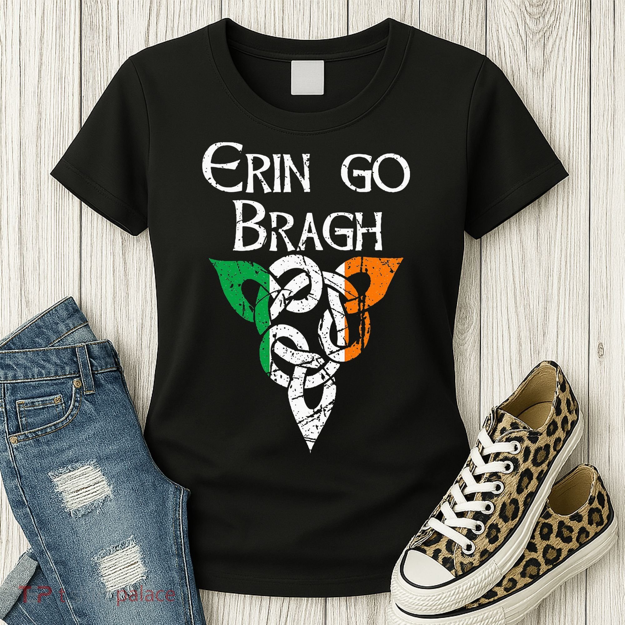 Ireland Celtic Trinity Knot Triquetra Irish Erin Go Bragh Women's T-Shirt