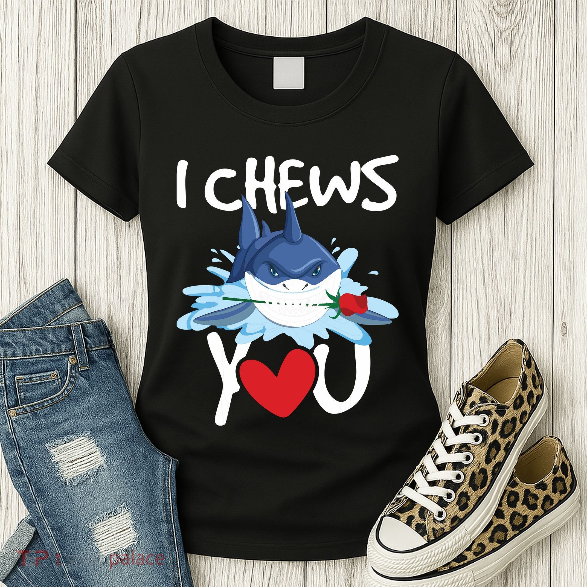I Chews You Shark Lovers Wildlife Marine Biologist Science Women's T-Shirt