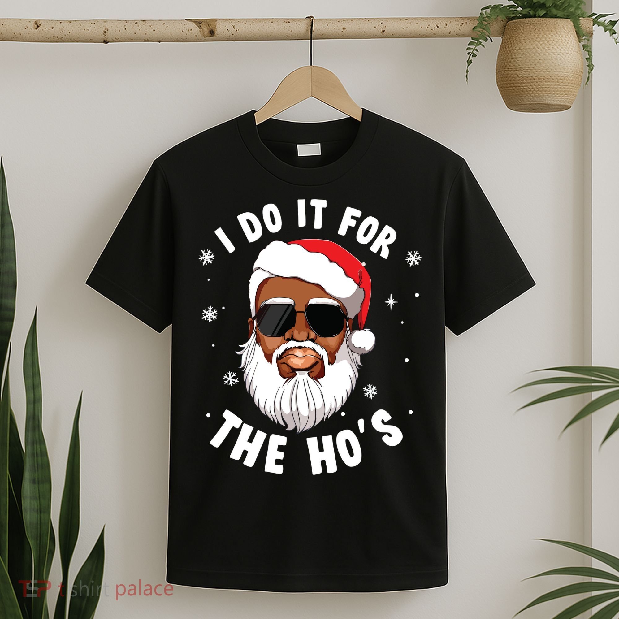 I Do It For The Hos Christmas African American Santa Black T-Shirt