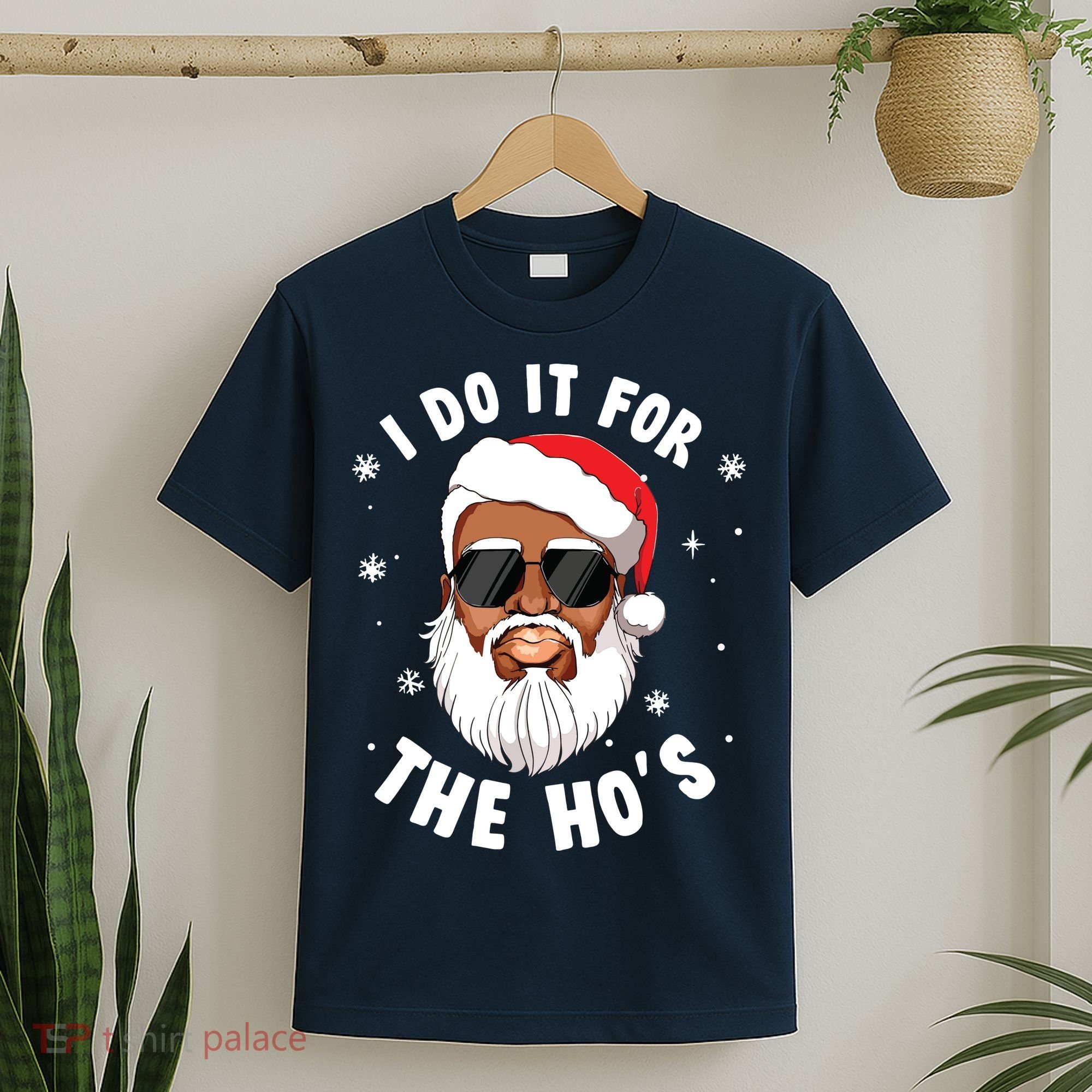 I Do It For The Hos Christmas African American Santa Black T-Shirt