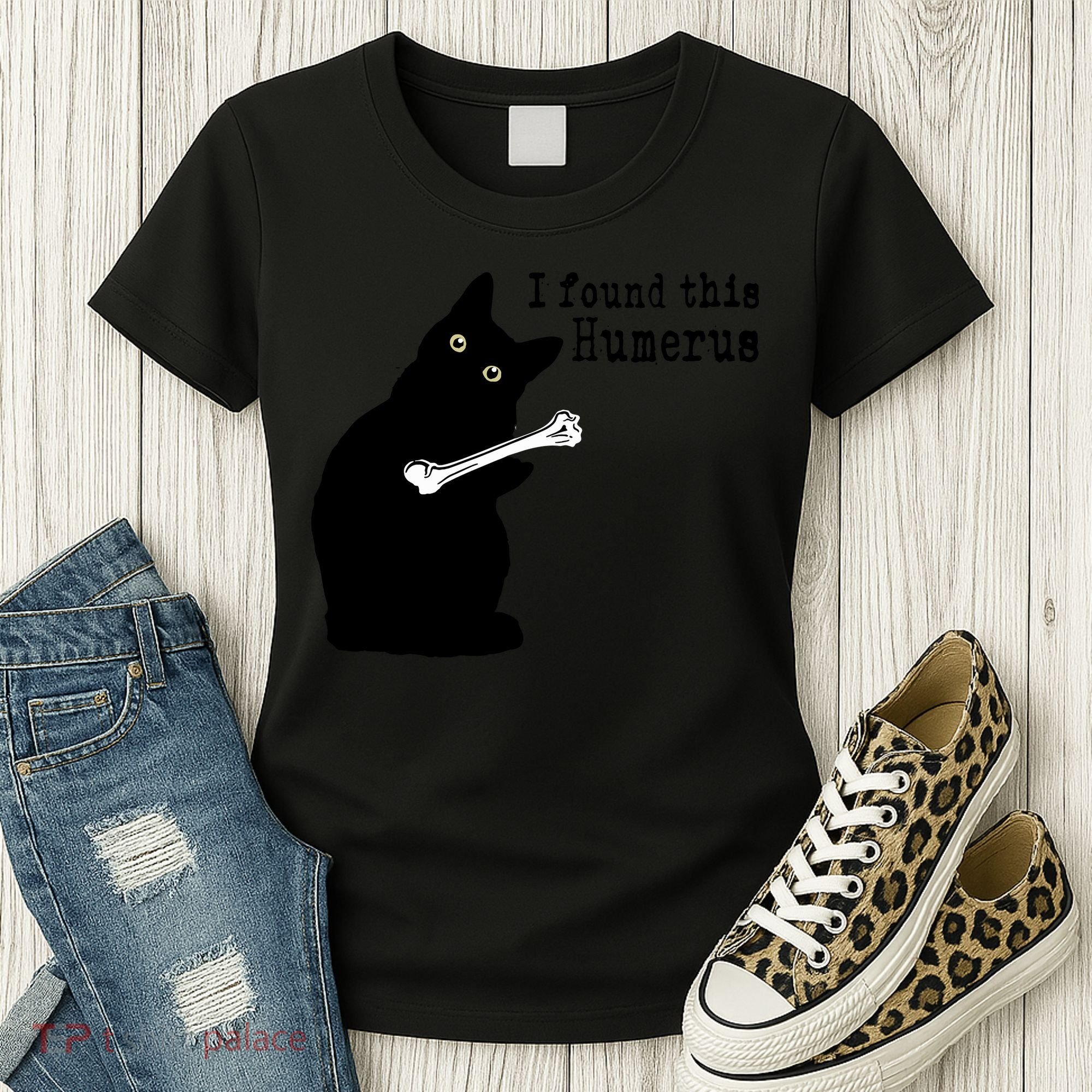 I Found This Humerus Humorous, Cat Lover Women's T-Shirt
