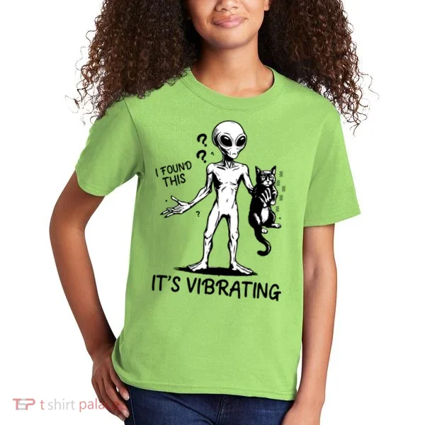 I Found This It's Vibrating Funny Alien Cat Kids T-Shirt