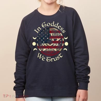 In Goddess We Trust Witch Lover American Flag Women's Sweatshirt