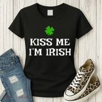 Irish Kiss Me Im Irish St Patricks Day Women's T-Shirt thumb 3