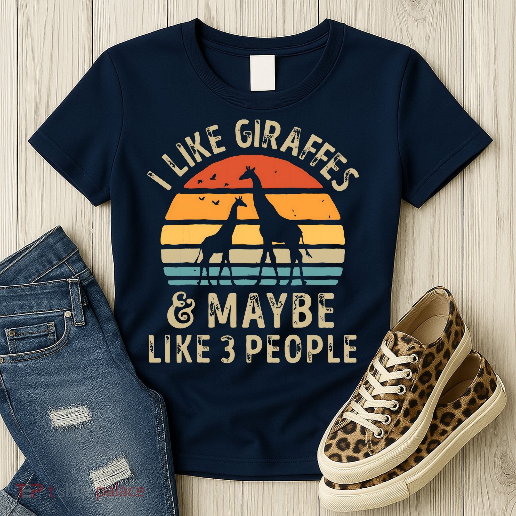I Like Giraffes And Maybe 3 People Funny Giraffe Lover Retro Women's T-Shirt