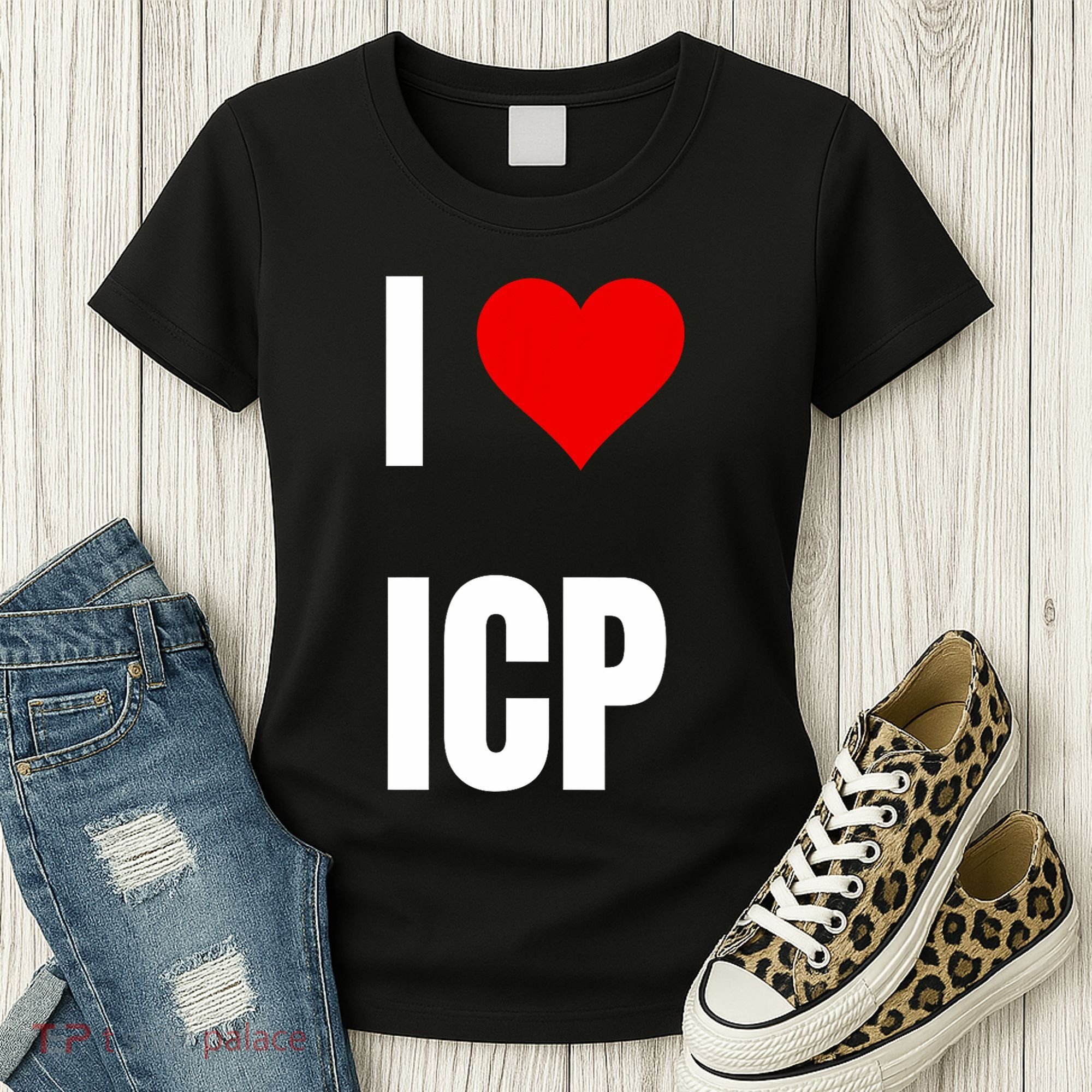 I Love Icp . Crypto Saying For The Blockchain And Token Nerd Women's T-Shirt