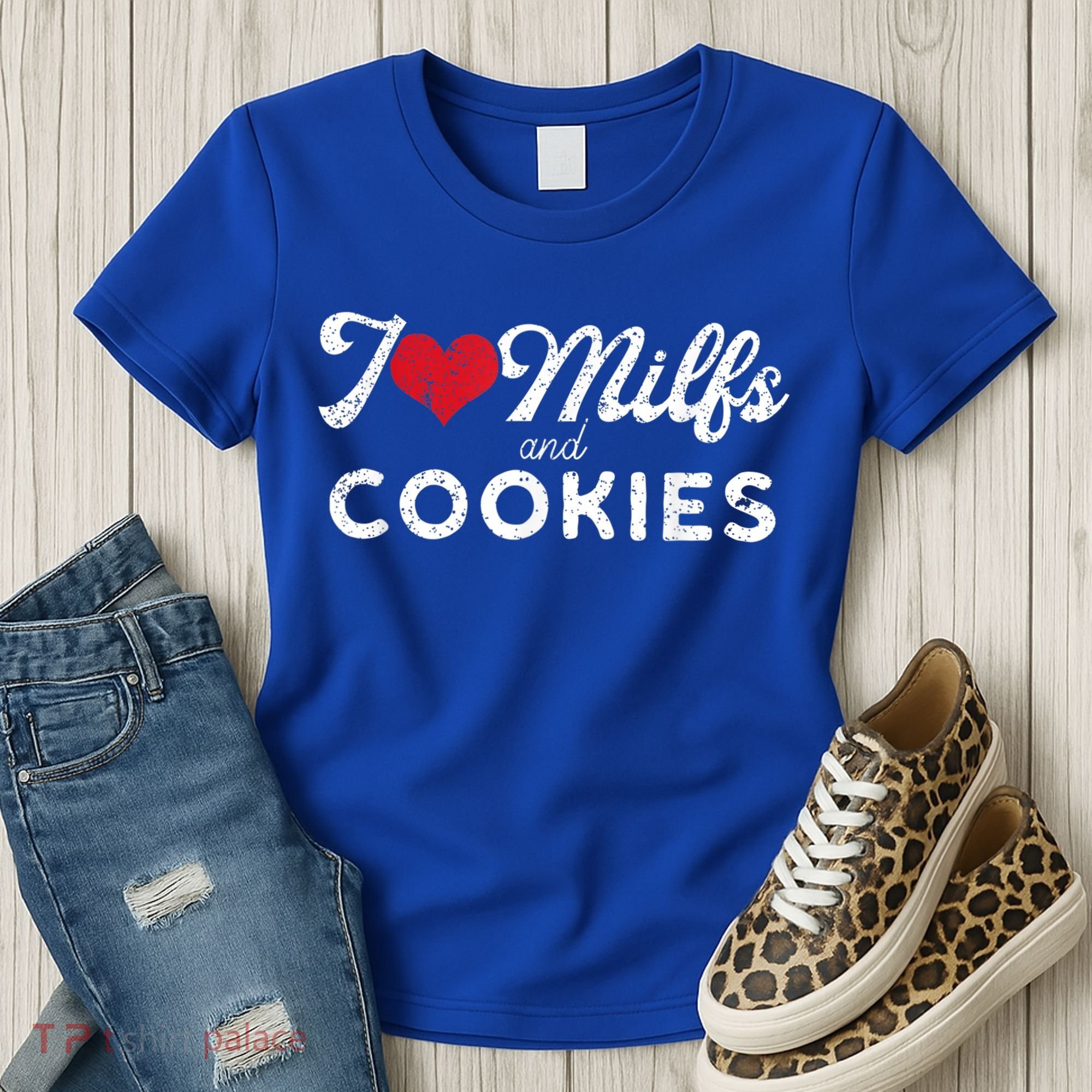 I Love Milfs And Cookies Gift Funny Cougar Lover Joke Gift Women's T-Shirt