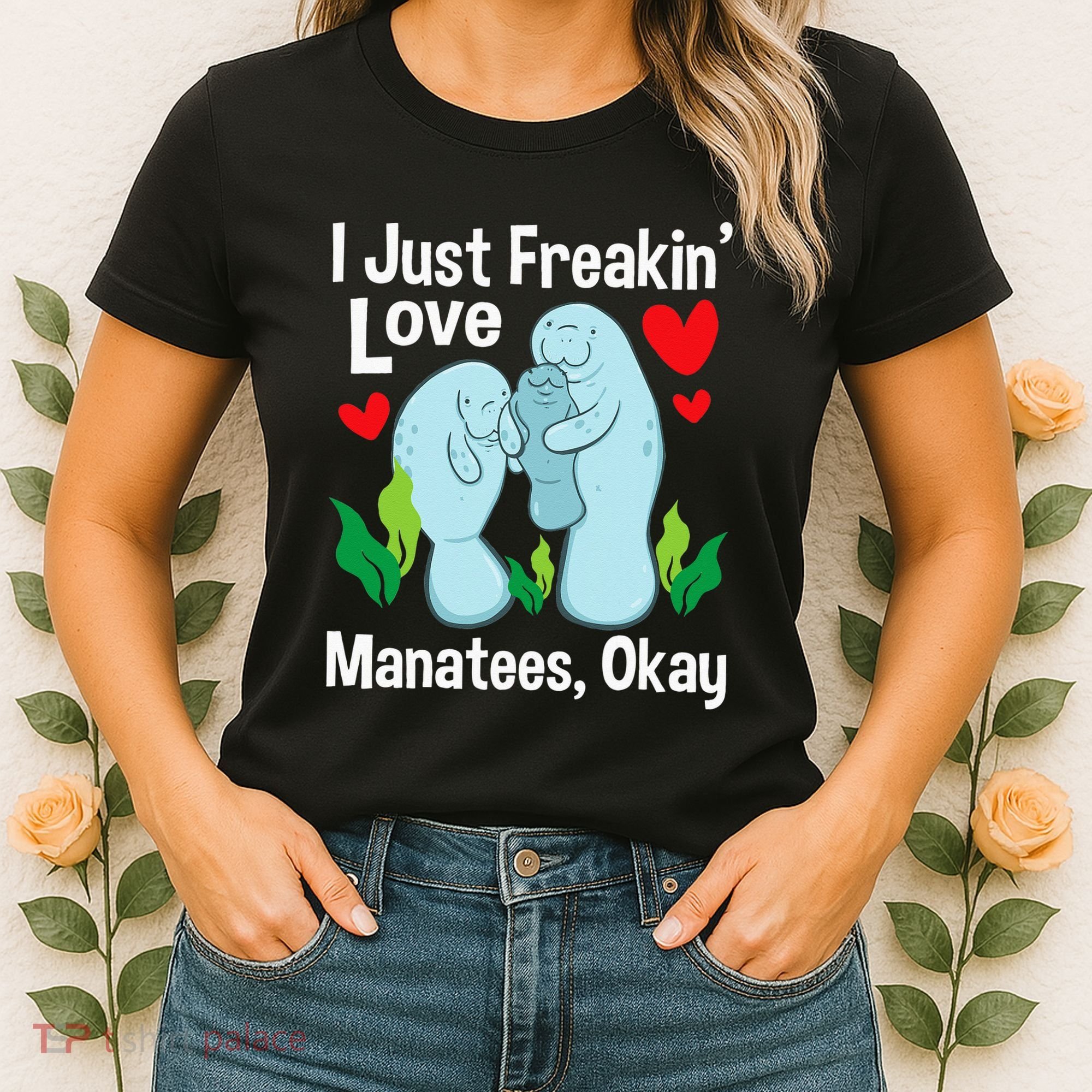 I Love Manatees Manatee Lover Zookeeper Marine Biologist Women's T-Shirt
