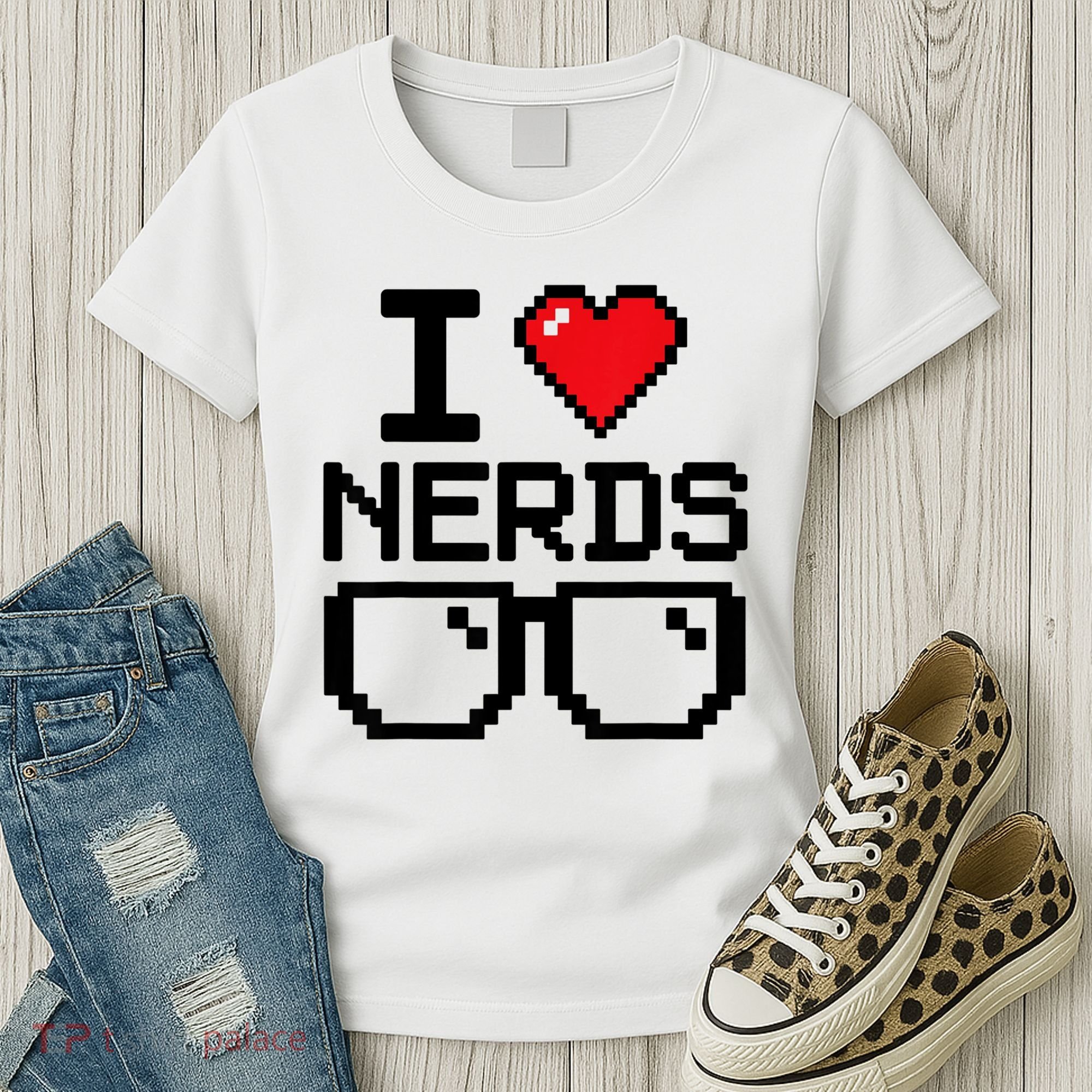 I Love Nerds For Science Or Book Lovers And Knowledge Geeks Women's T-Shirt