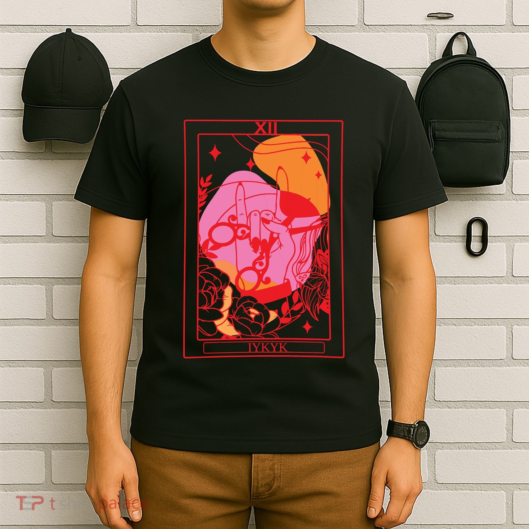 Iykyk Lesbian Sapphic Tarot Card T-Shirt