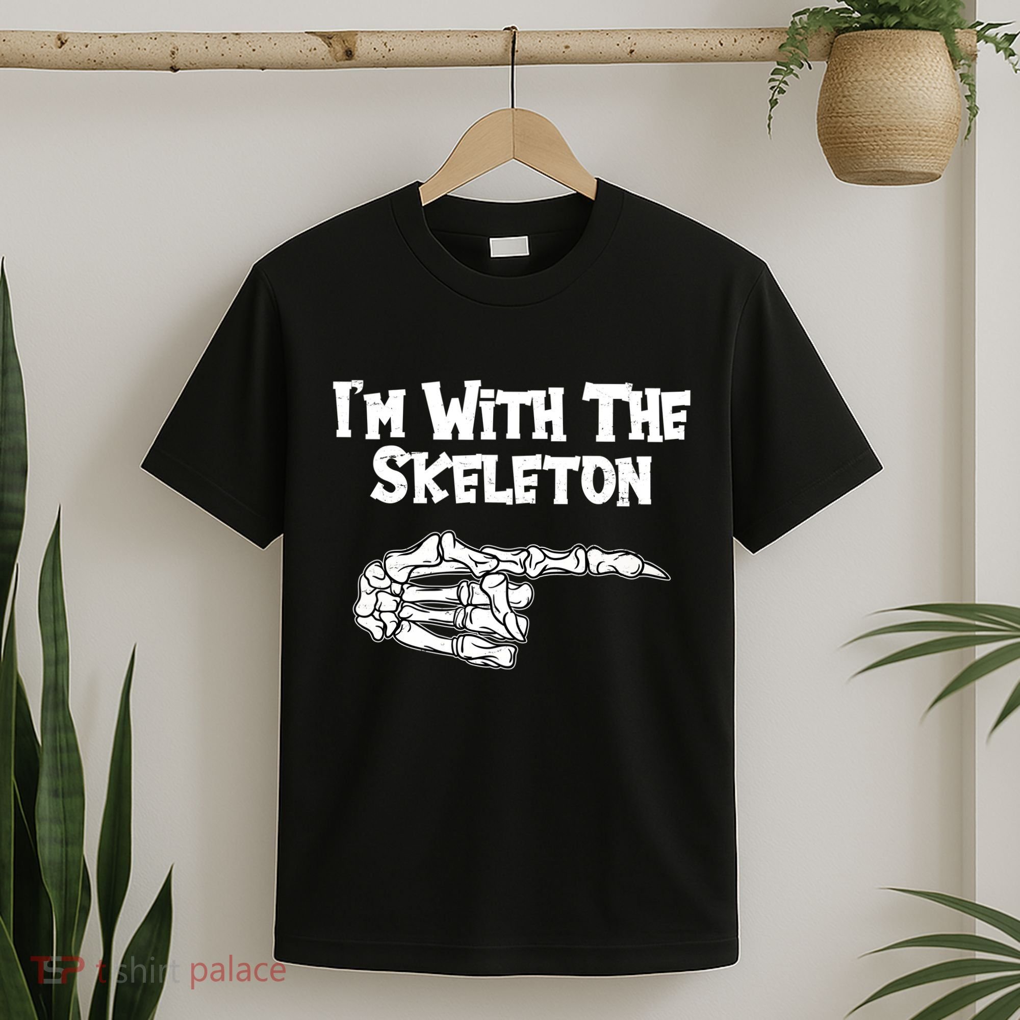 I'm With The Skeleton Funny Halloween T-Shirt