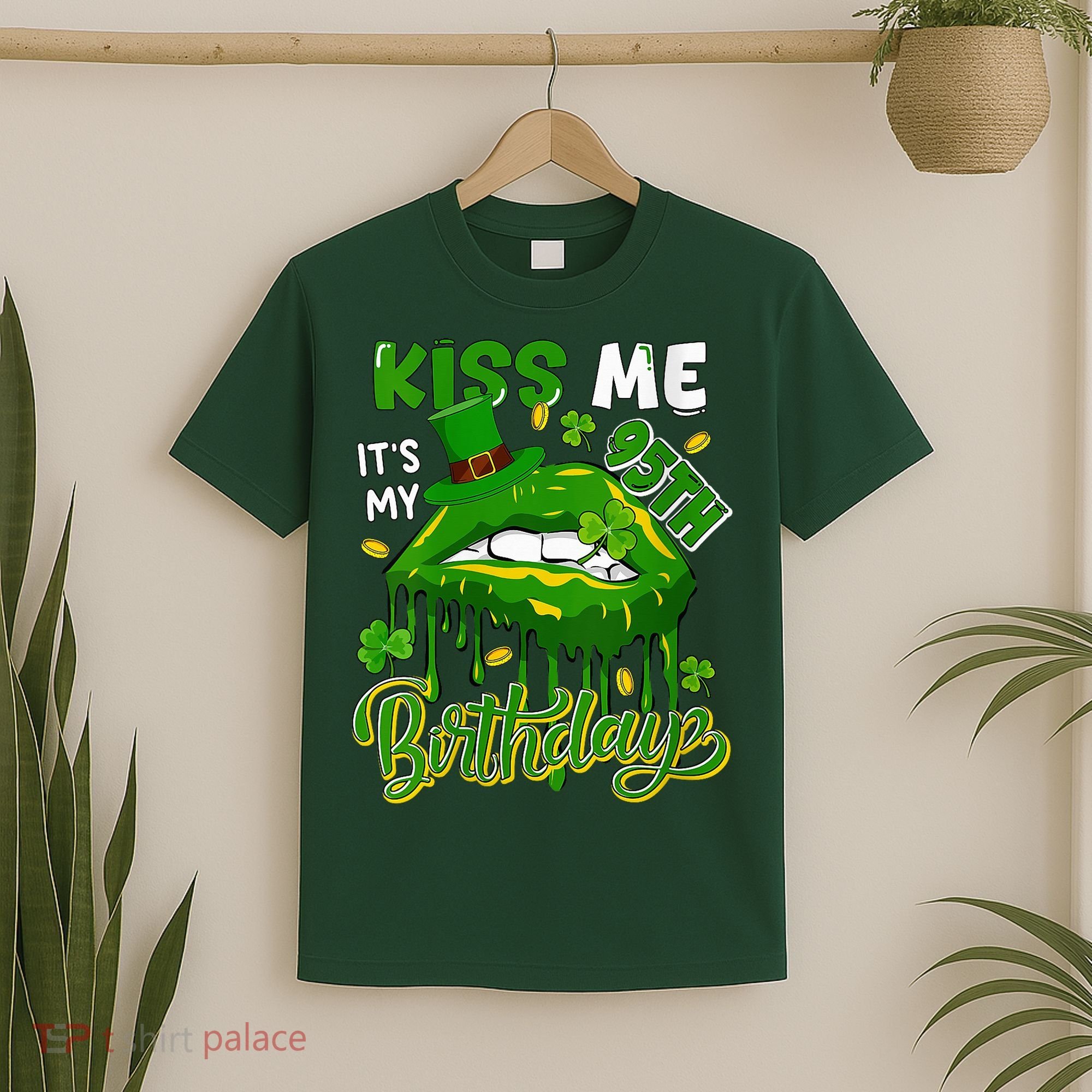 It'S My 95th Birthday St. Patrick'S Day Shamrocks Cute Lips T-Shirt