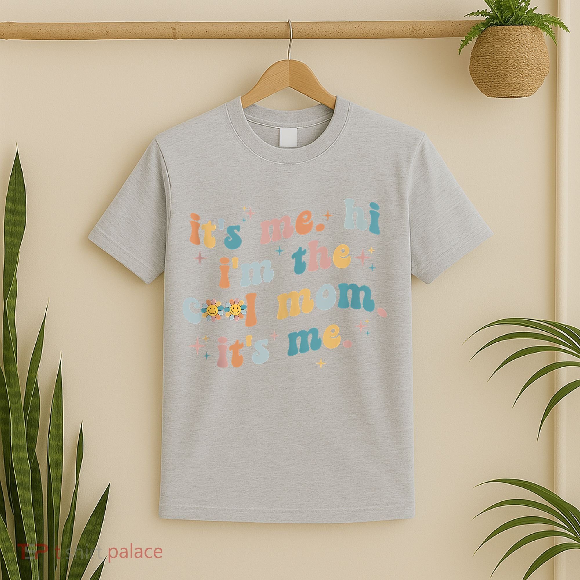 It's Me Hi I'm The Cool Mom It's Me Groovy Retro T-Shirt