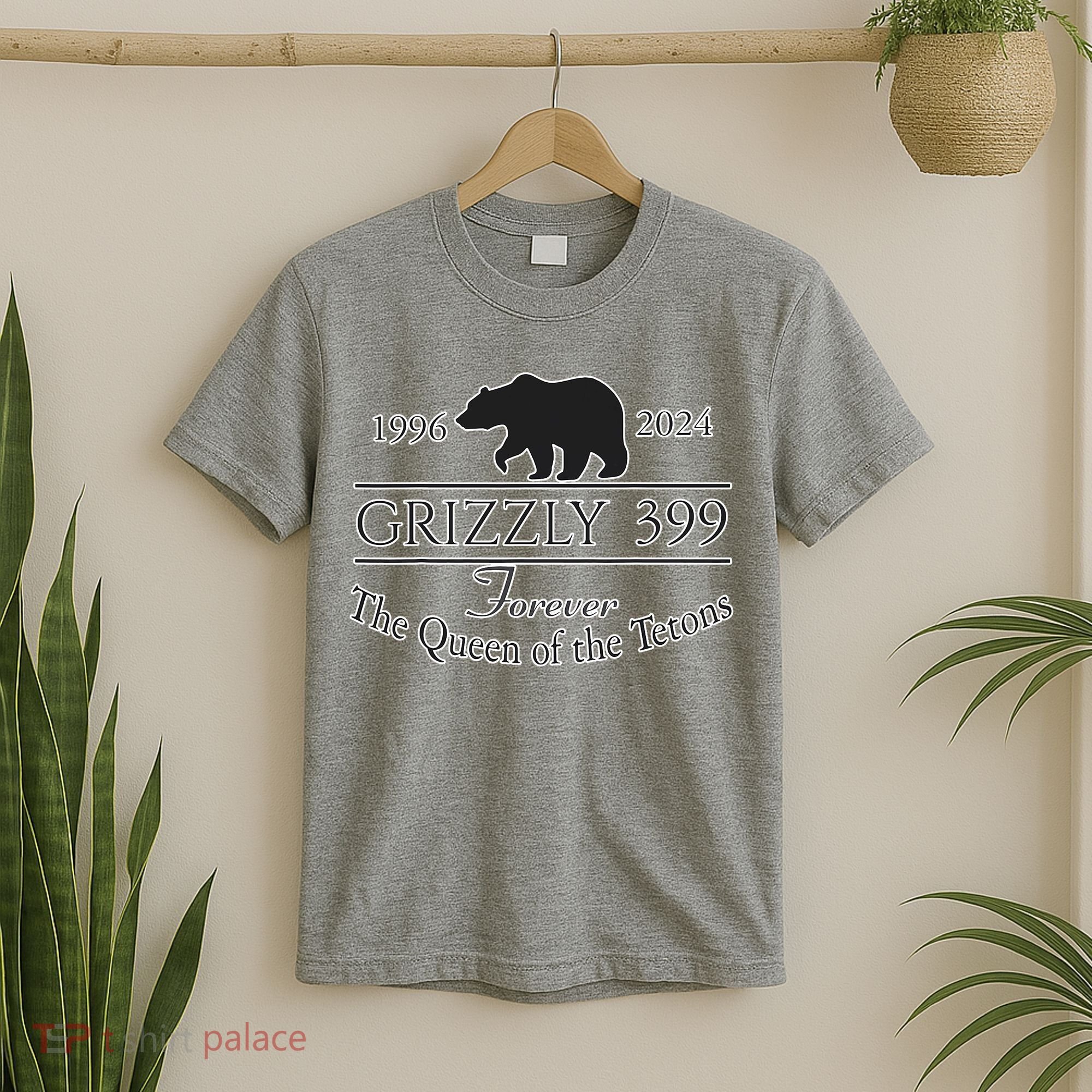 In Memory Of Bear 399 Forever Queen Of The Tetons T-Shirt