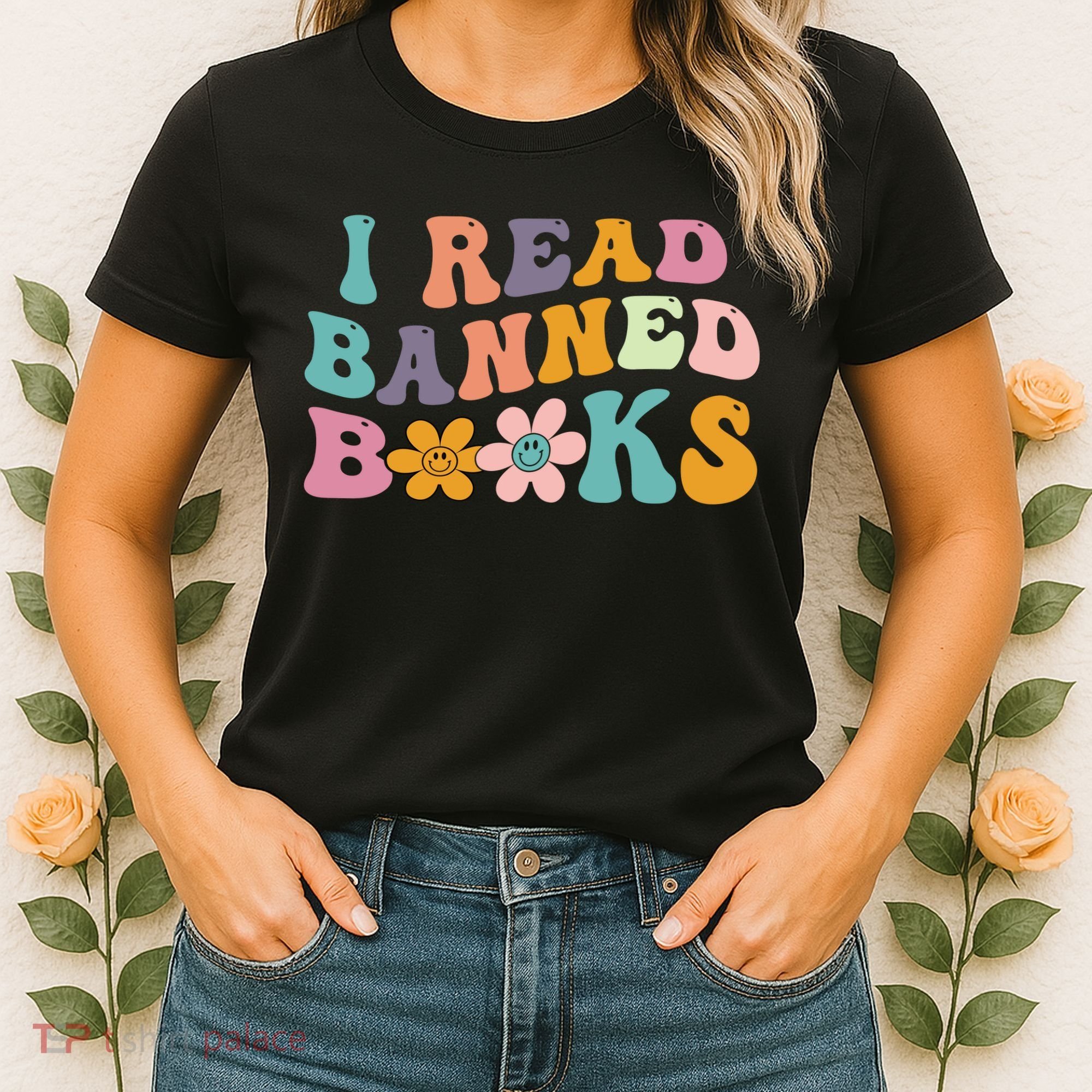 I Read Banned Books Retro Wavy Women's T-Shirt